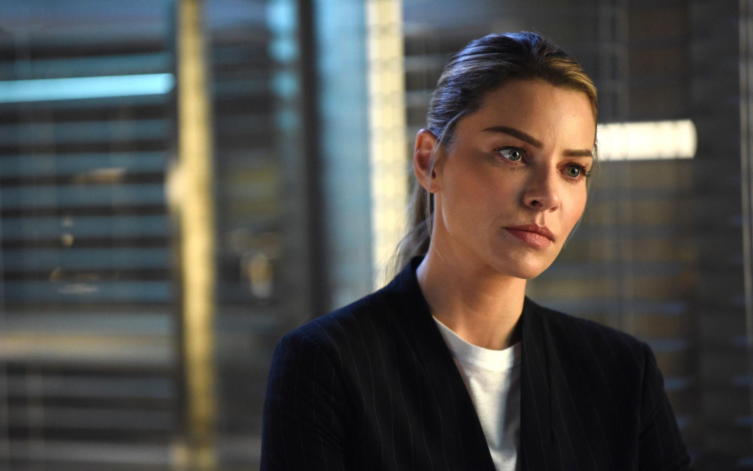 2560x1600 Chloe Decker As Lauren German In Lucifer 2017 2560x1600