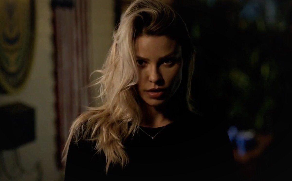 1200x745 Lauren German, Height & Life Story. Super Stars Bio