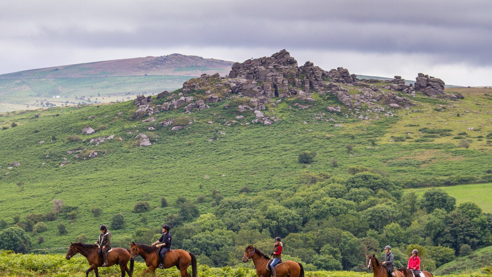 1920x1080 Dartmoor hotels, ponies and where to eat, Devon