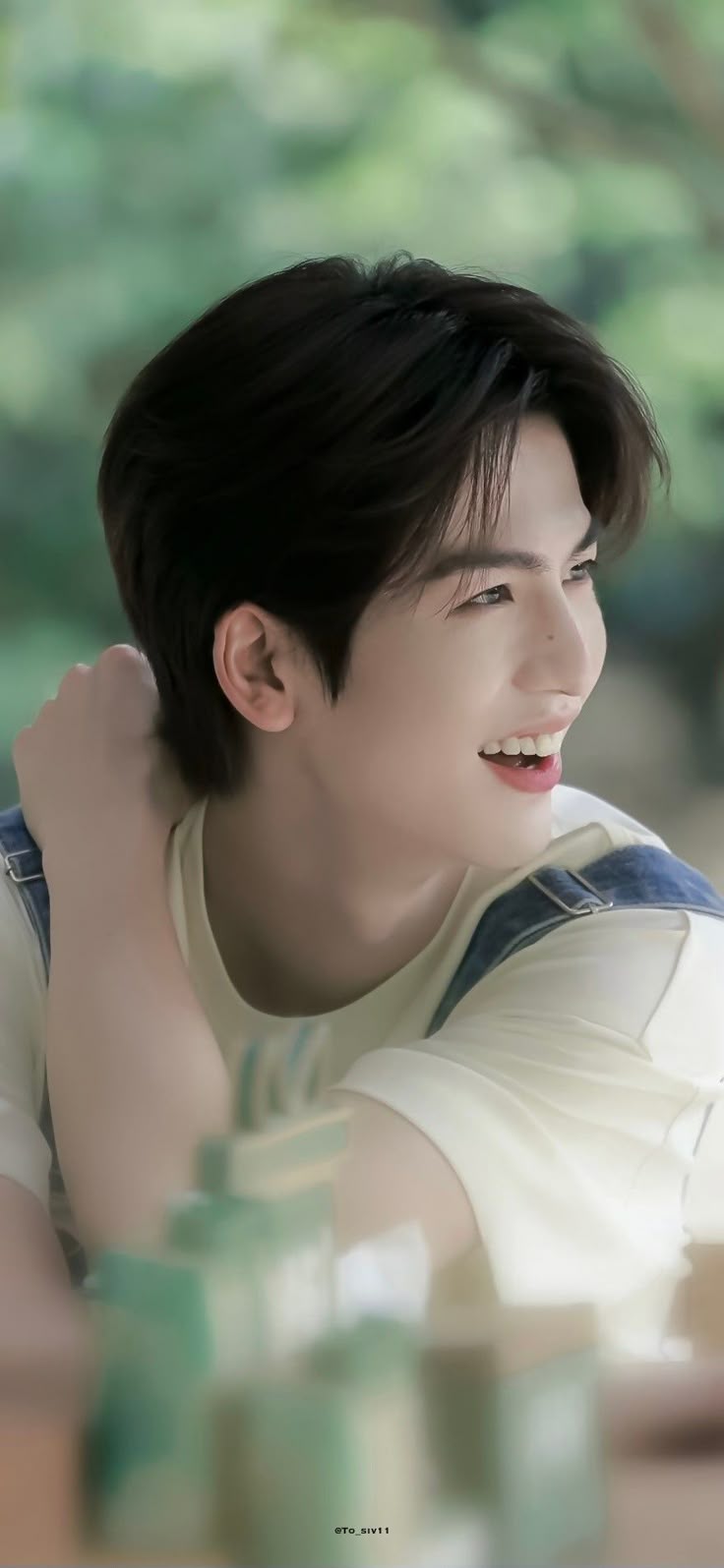 736x1595 Zhang Linghe