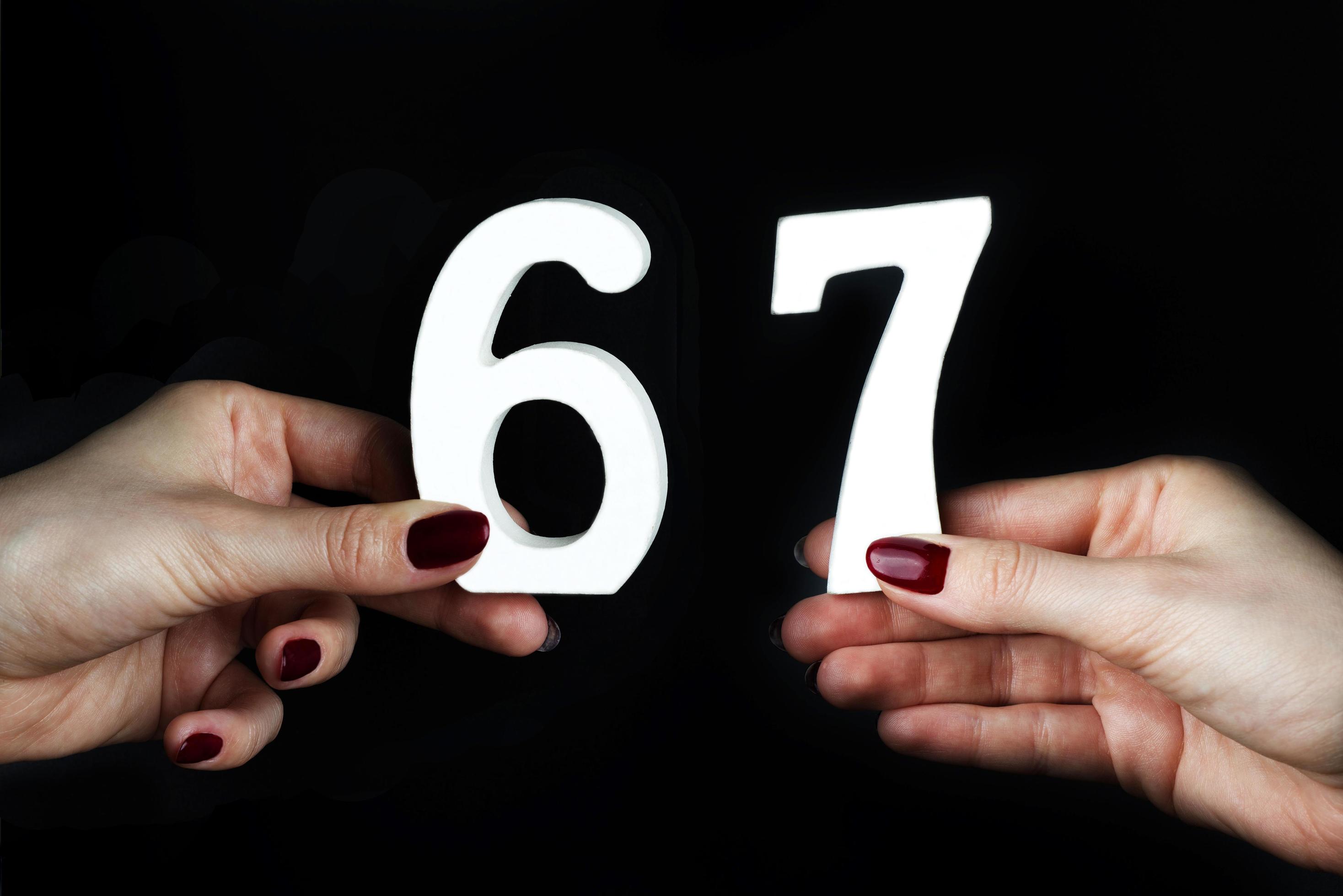 2936x1960 To Female Hands The Number Sixty Seven