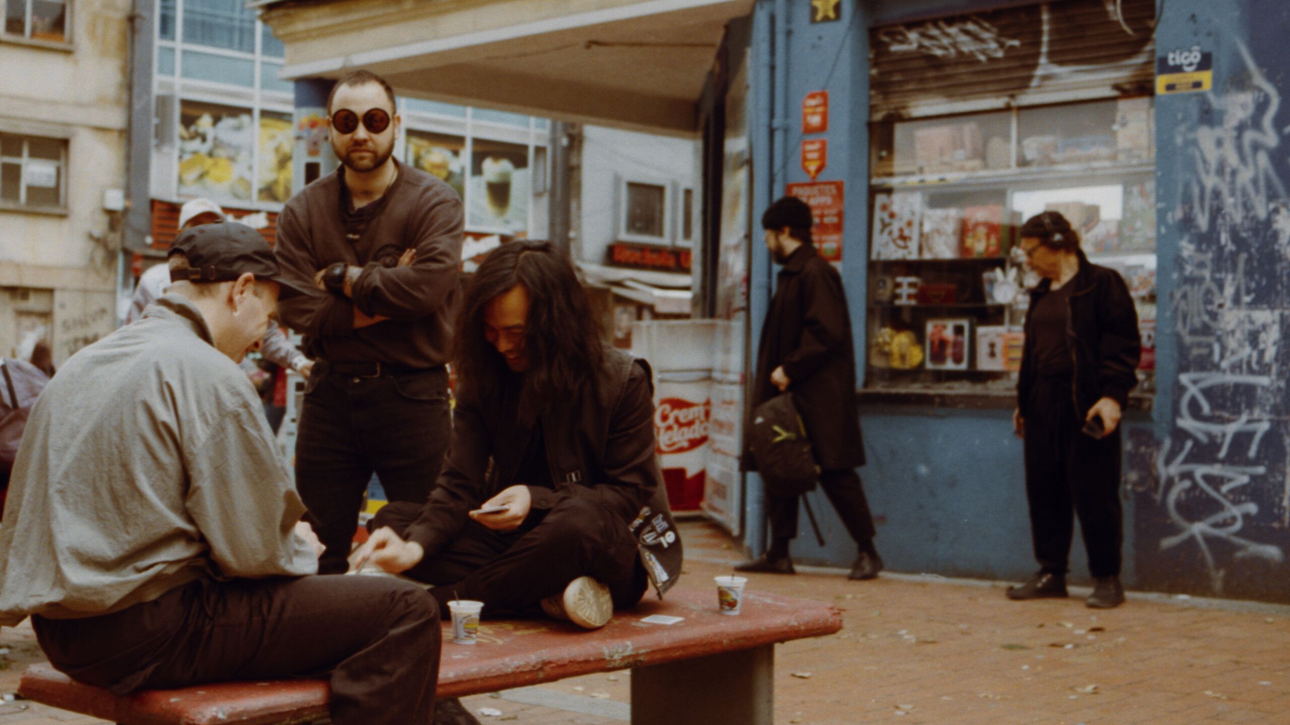 2560x1440 Unknown Mortal Orchestra's Ruban Nielson On The Family Inspired New Album 'V' Jacksonville Music Experience