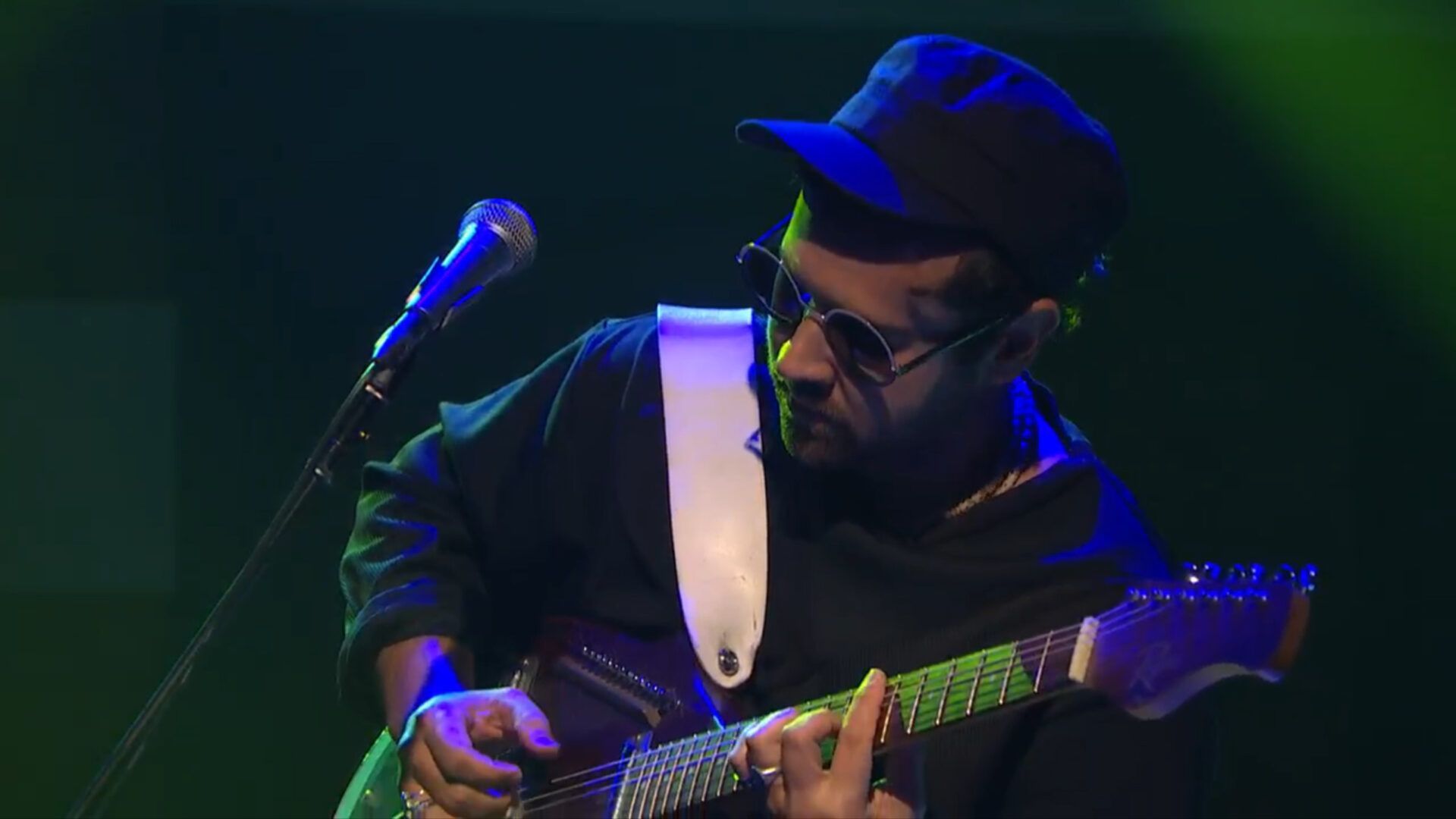 1920x1080 FLOOD: Unknown Mortal Orchestra Bring “Multi Love” To “Late Night With Seth Meyers”
