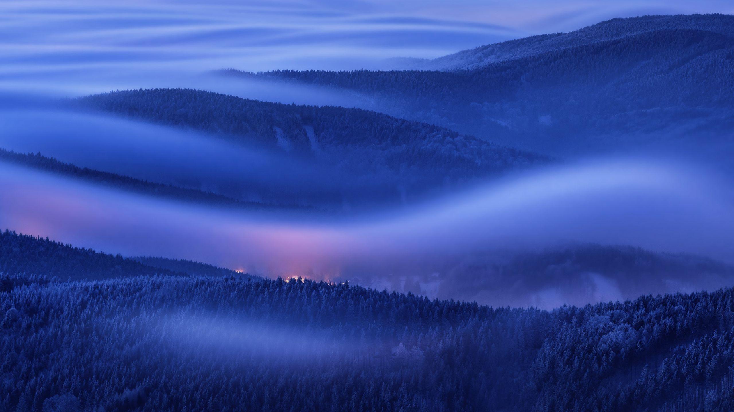 2560x1440 Download 2560x1440 wallpaper mountains, foggy morning, sunrise