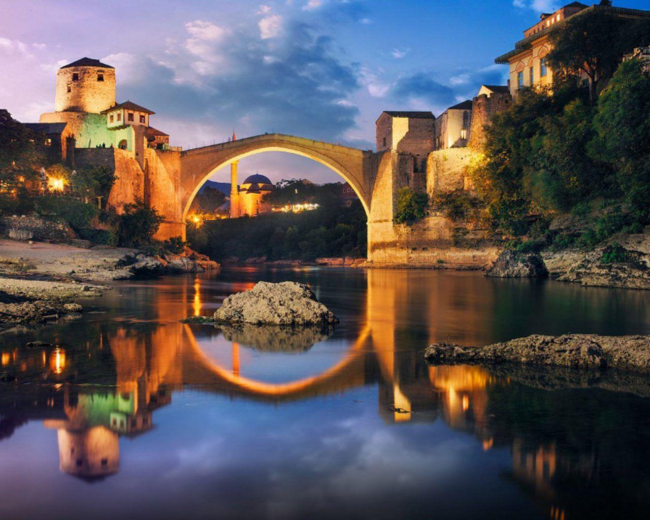 1280x1024 Old Bridge Over The Neretva River In Mostar, Bosnia And Herzegovina