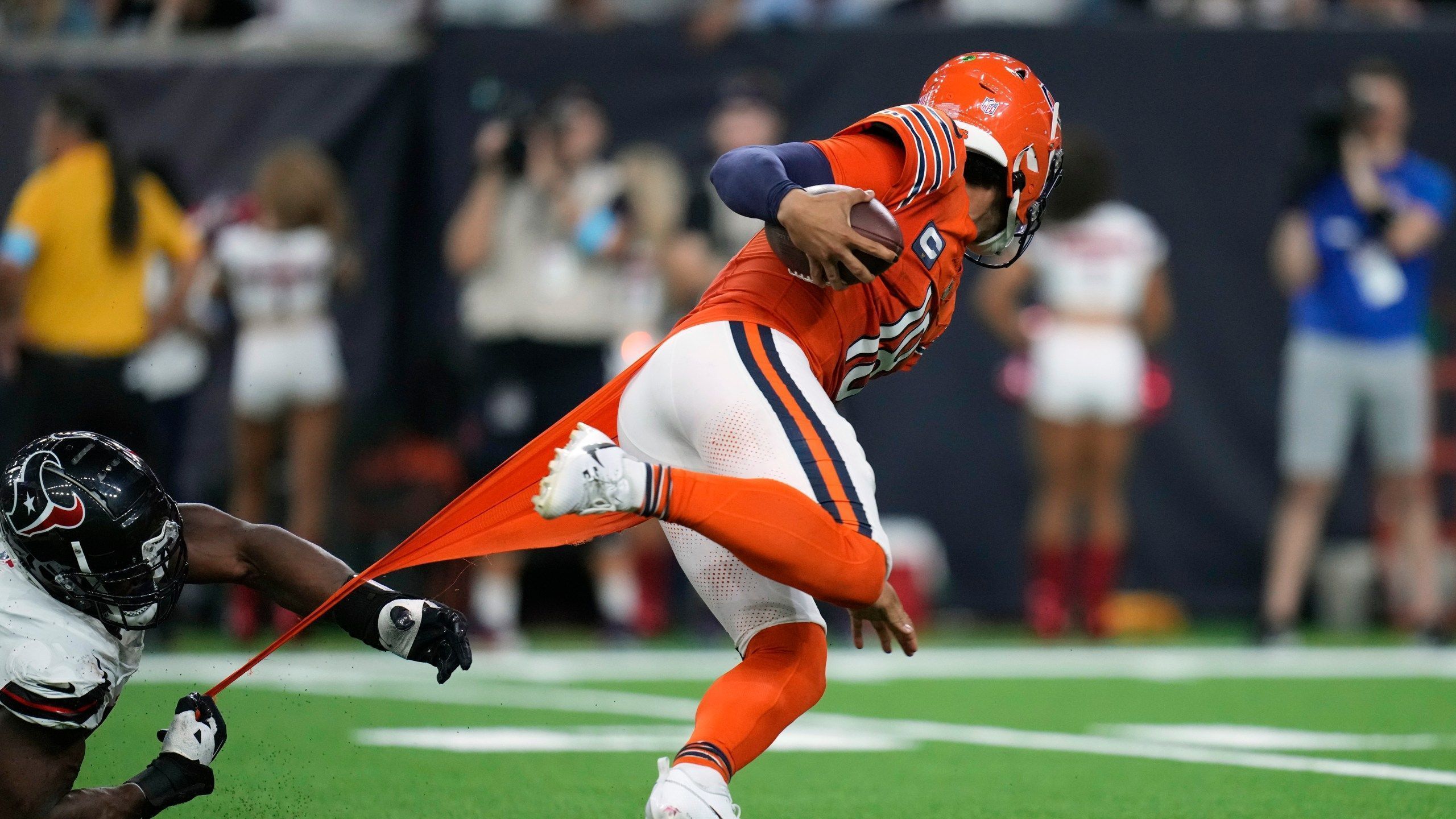 2560x1440 Williams struggles in second NFL game as Bears fall to Texans. WCBD News 2
