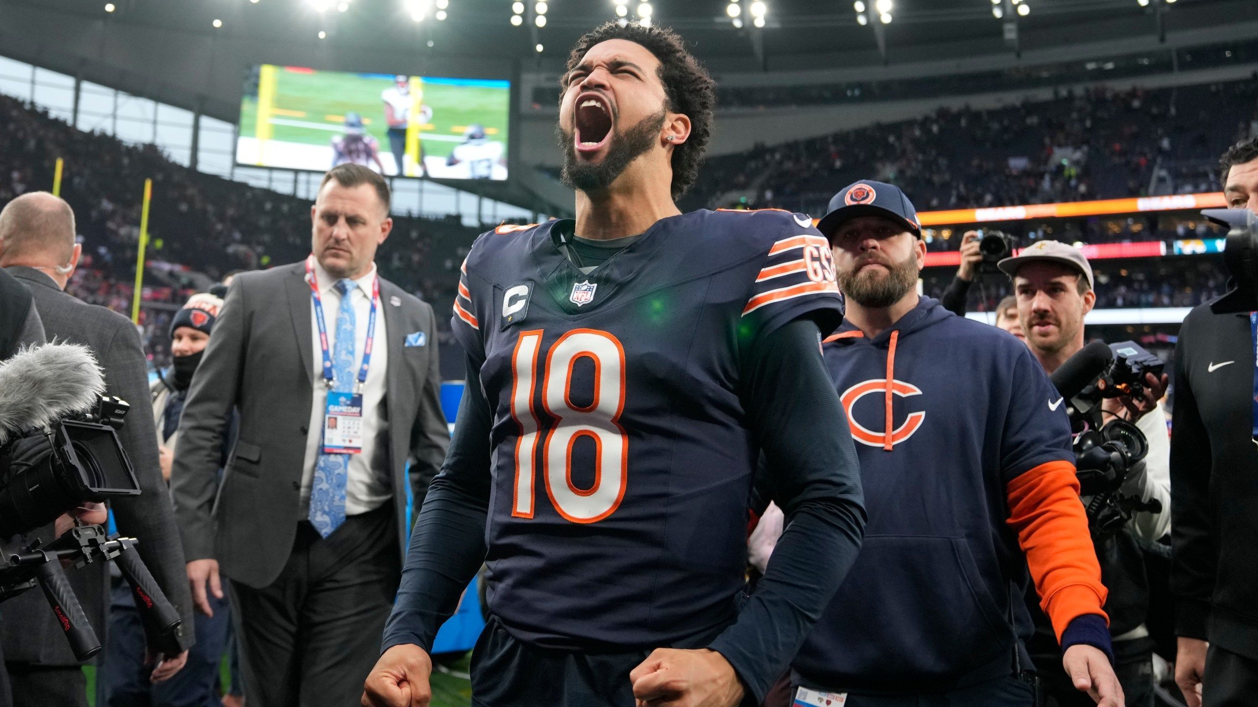 2560x1440 Caleb Williams throws four touchdown passes in London in the Bears win over the Jaguars