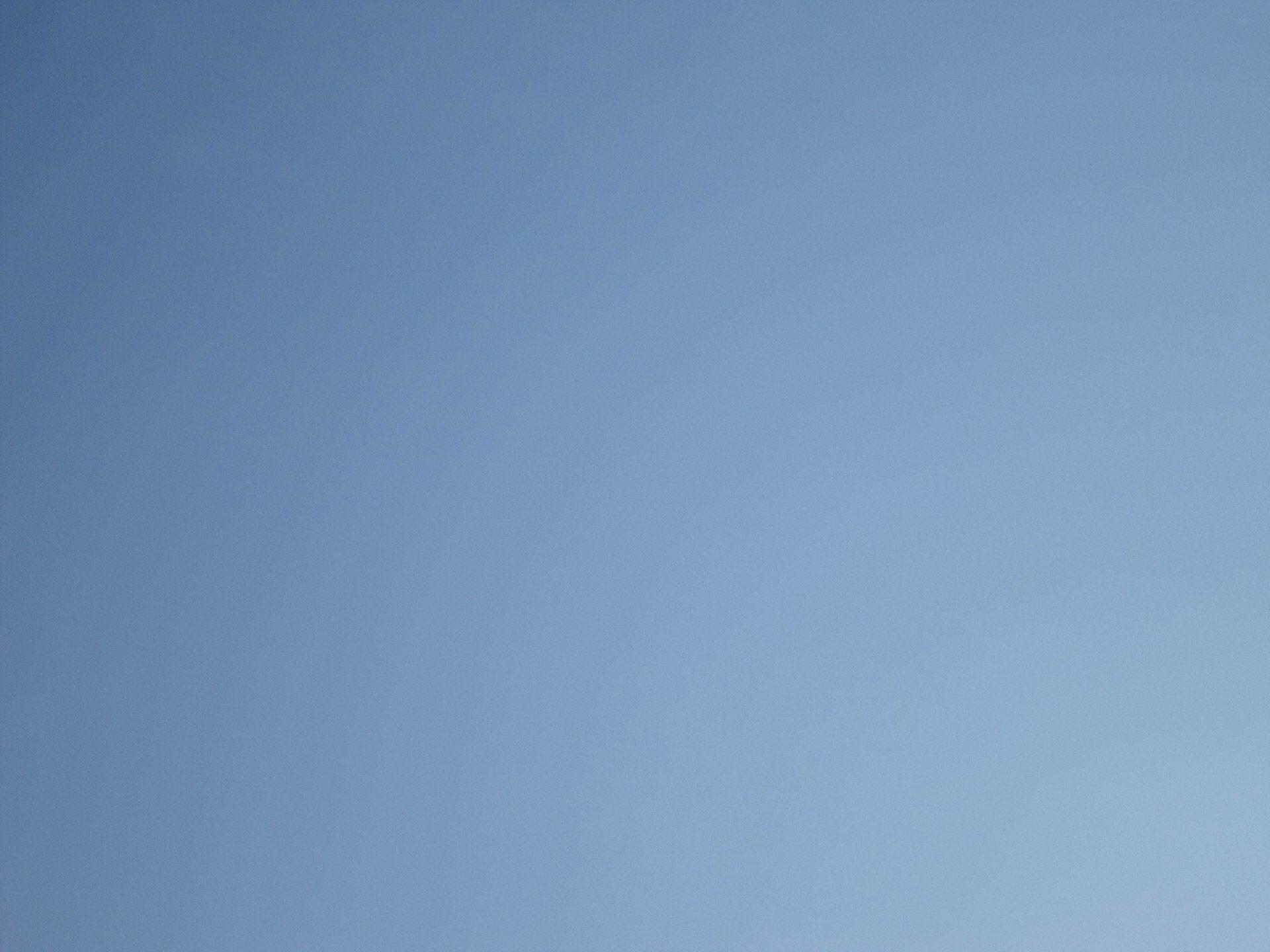 1920x1440 Pure Blue Sky Miễn phí Tiền Bản Quyền - Hình ảnh miền công cộng https://wallpaperaccess.com/full/2473999.jpg