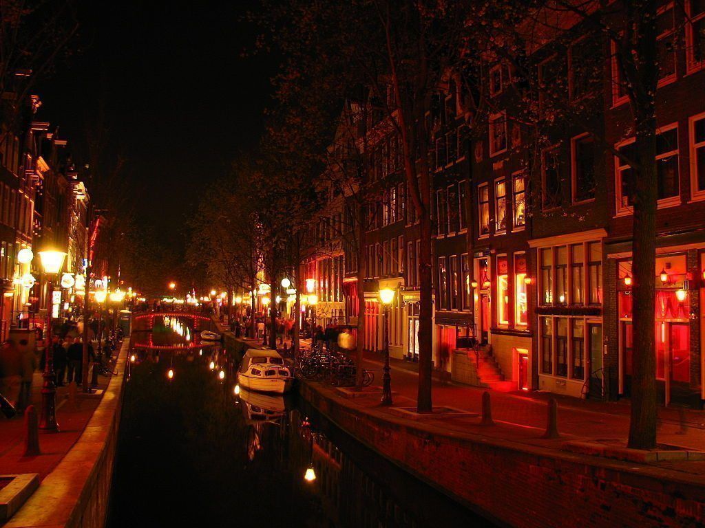 1024x768 Amsterdam forbids group tours in the Red light District Heritage Tribune