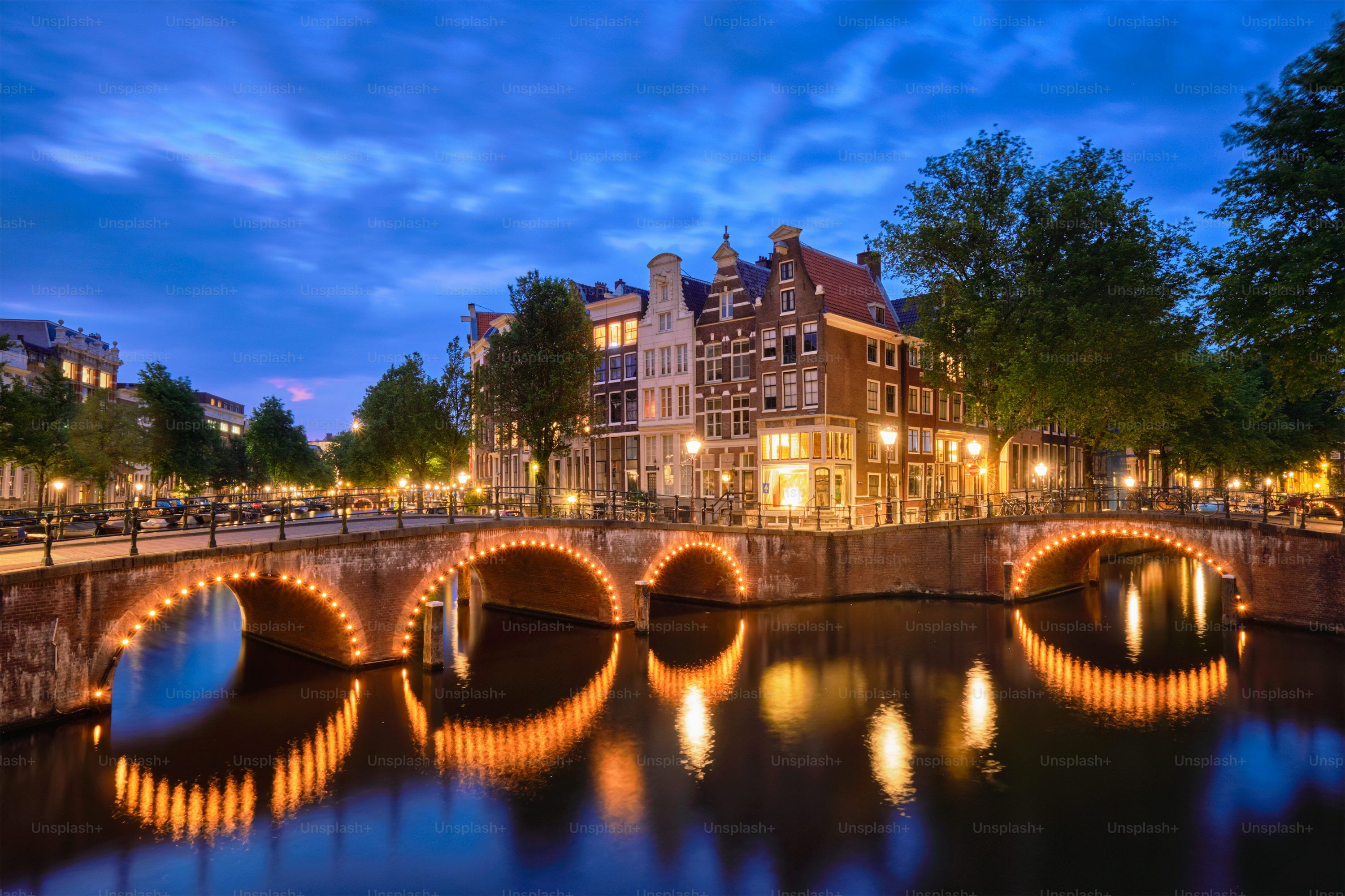 3000x2000 Amsterdam Red Light District Picture. Download Free Image