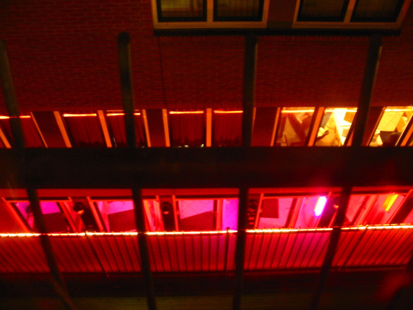 1600x1200 Red Light