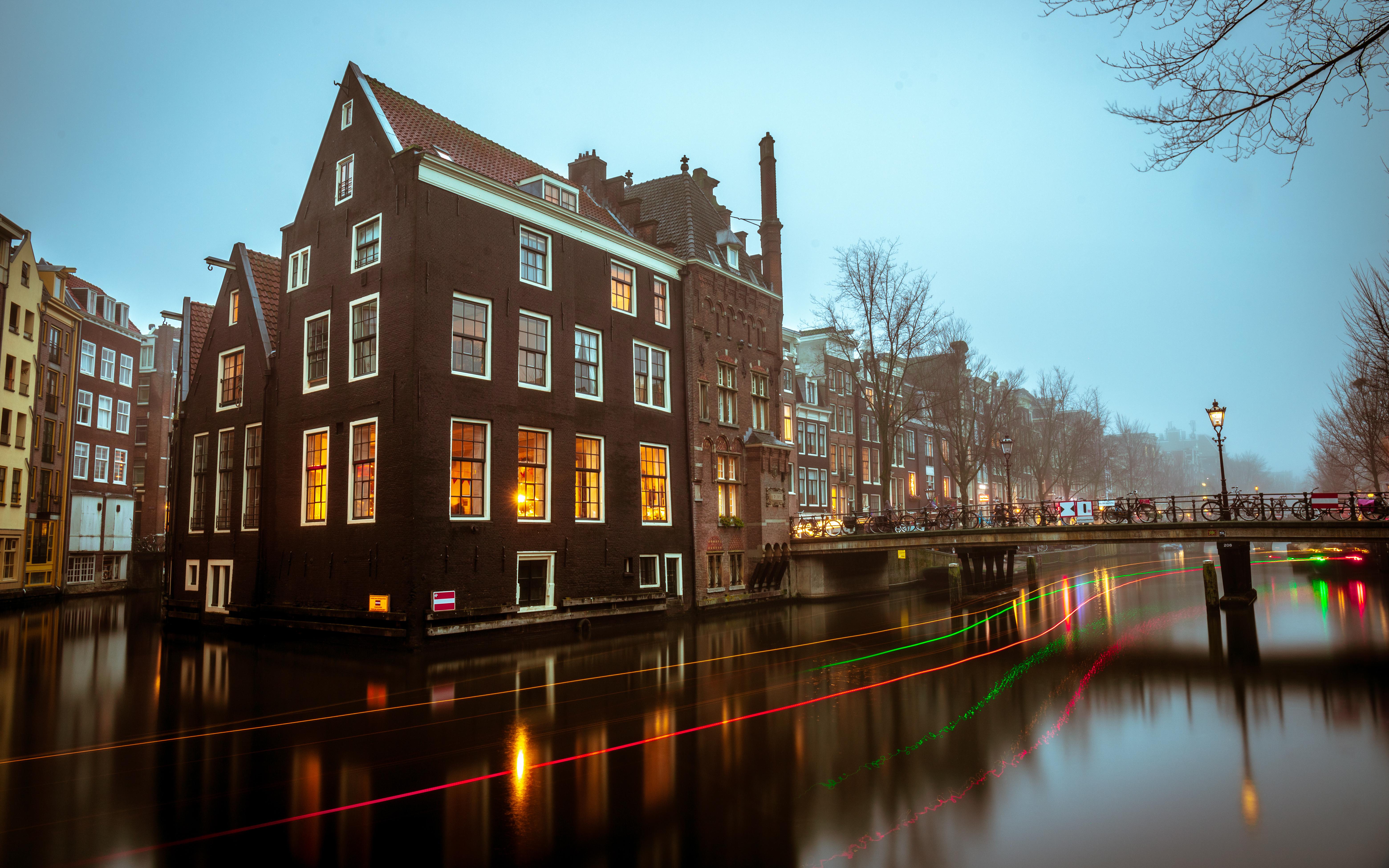 6240x3900 Winter in the Red Light District, NL [OC]