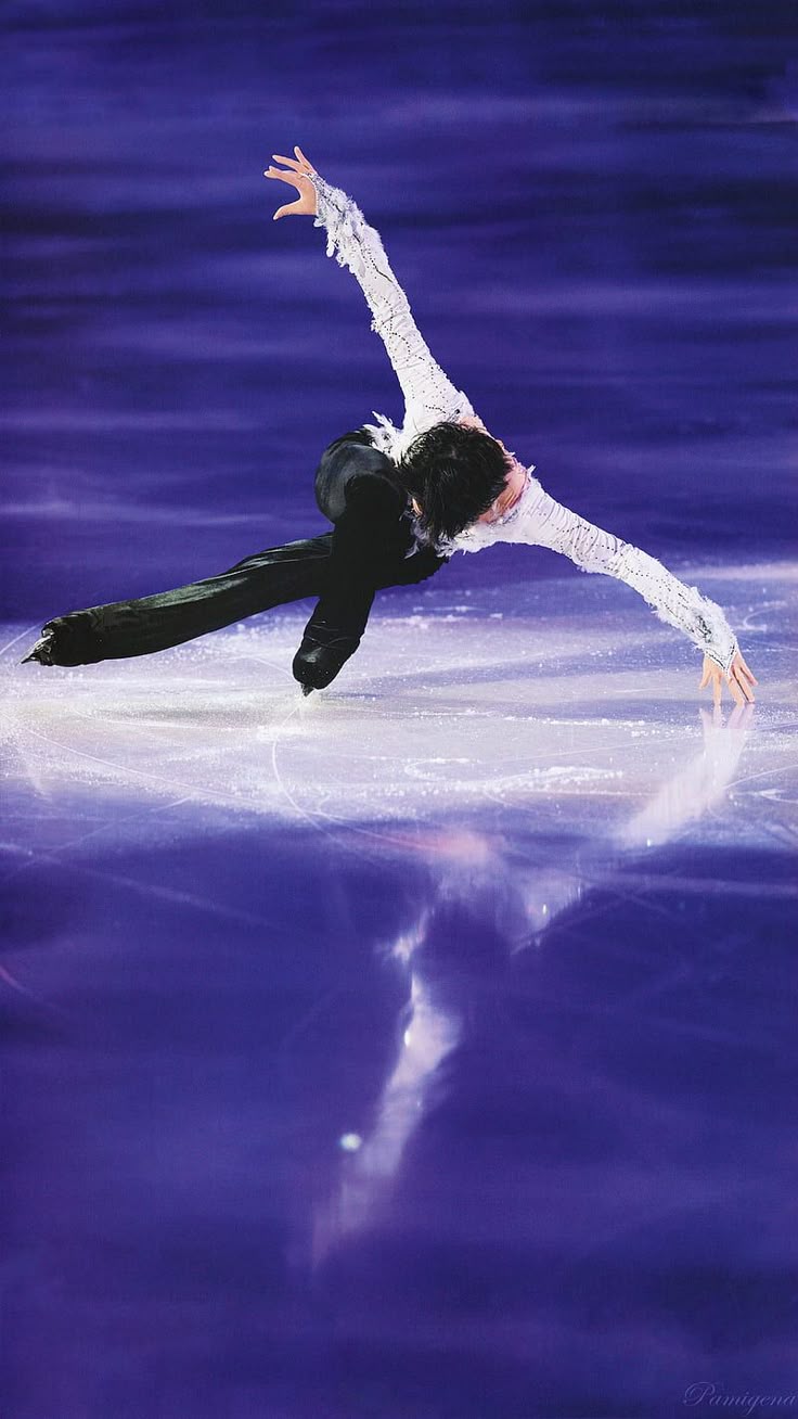 736x1308 Ice Skating Wallpaper