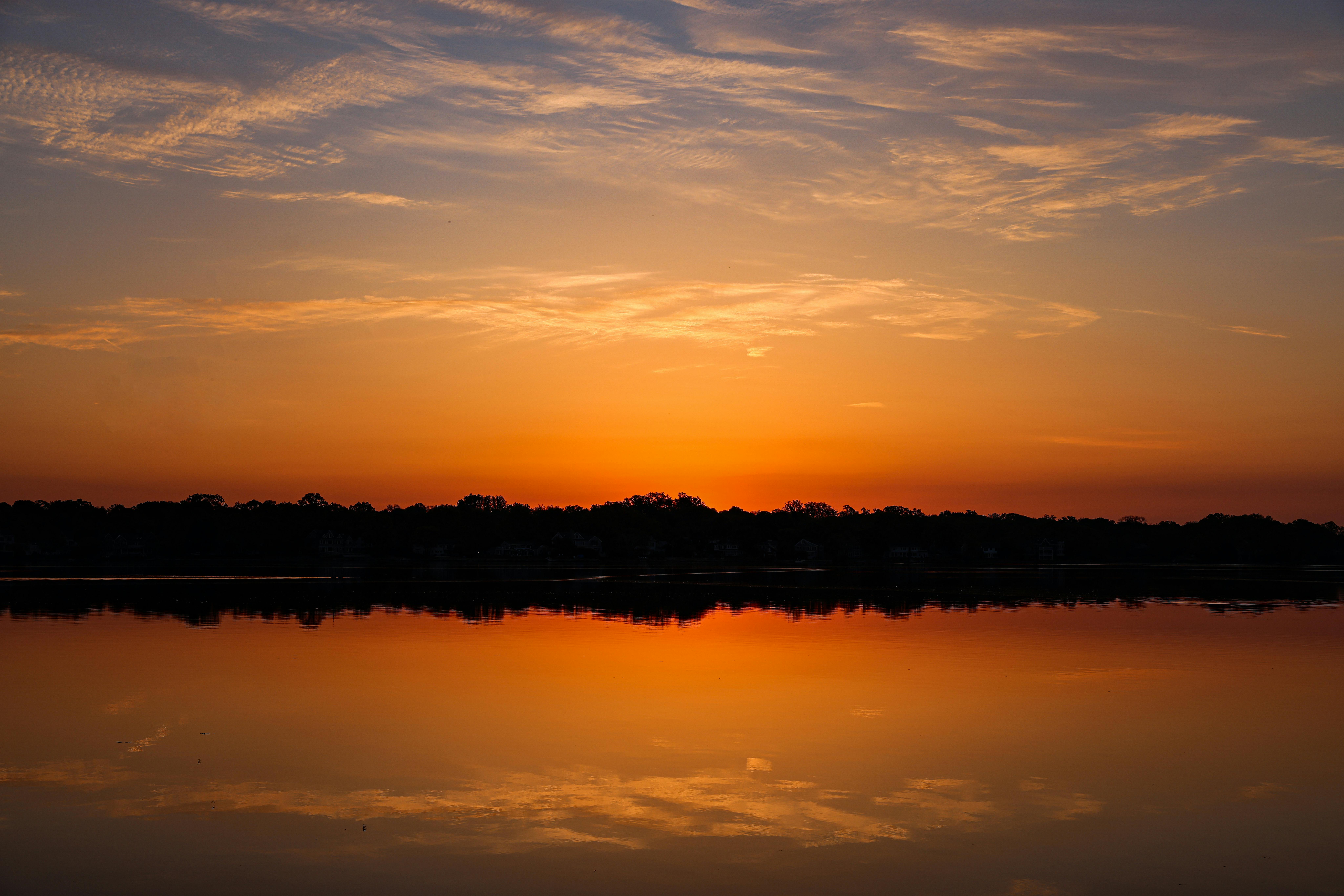 8192x5464 View of a Placid Lake at Dusk · Free