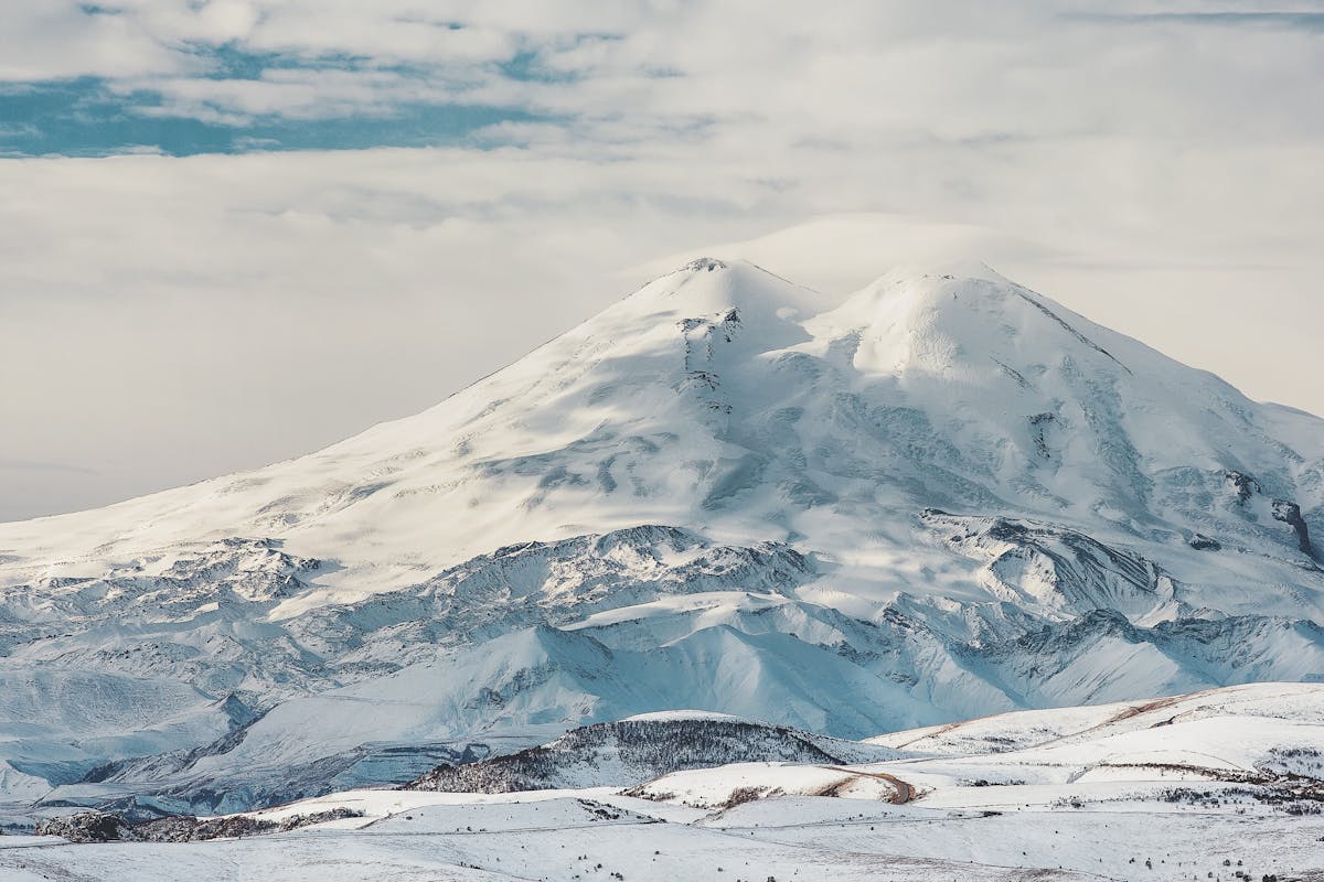 1200x800 Seven Summits. Climb the Highest Mountains on Every Continent