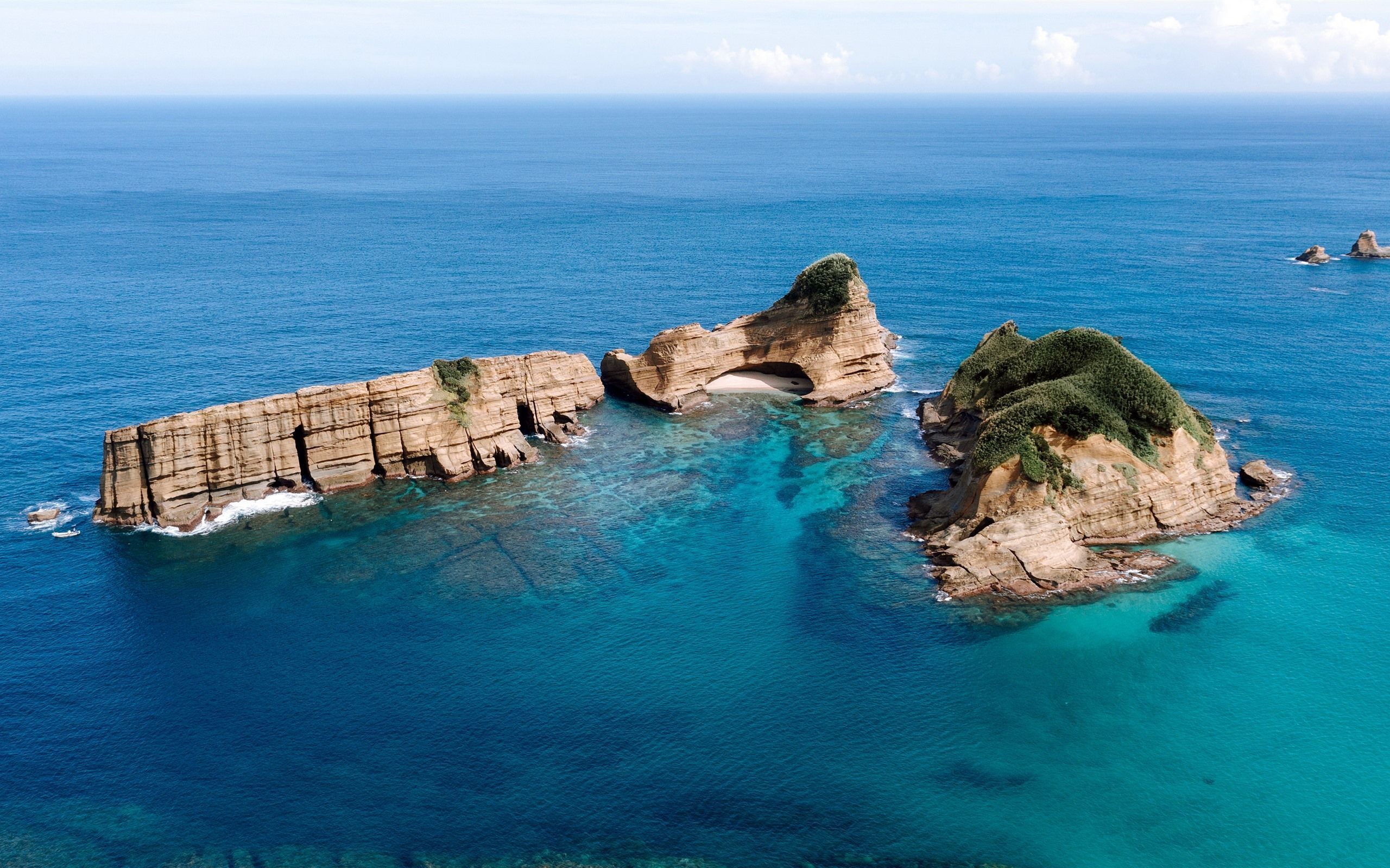 2560x1600 Kagoshima Prefecture Tanegashima Blue sea Uninhabited island Bing 4K