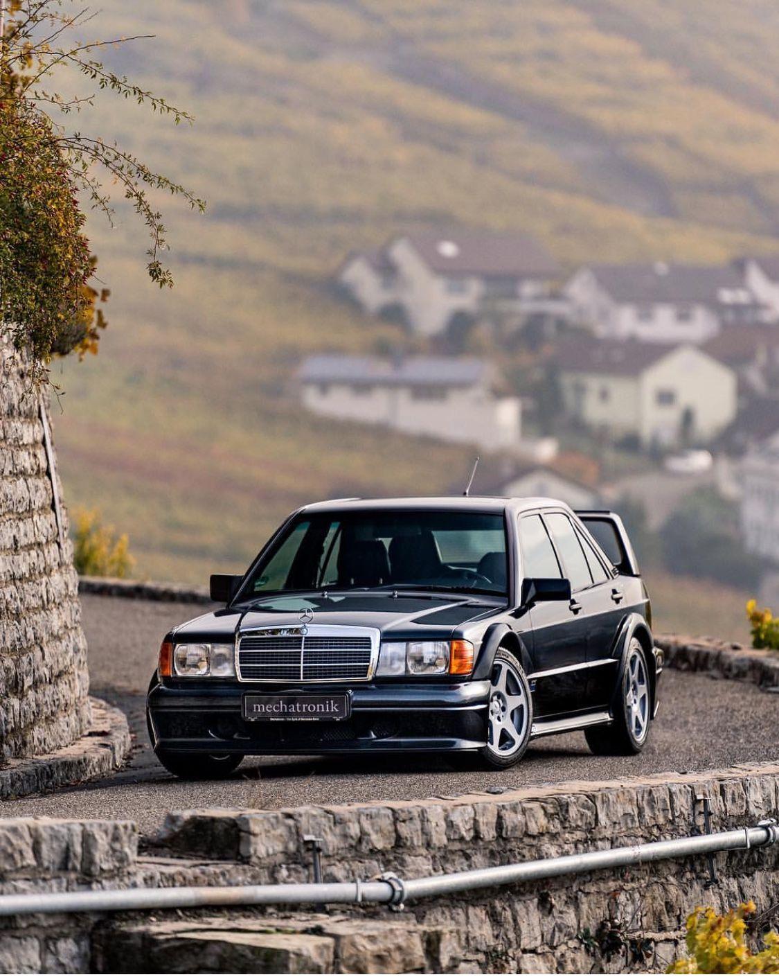 1125x1410 Mercedes 190E Wallpaper