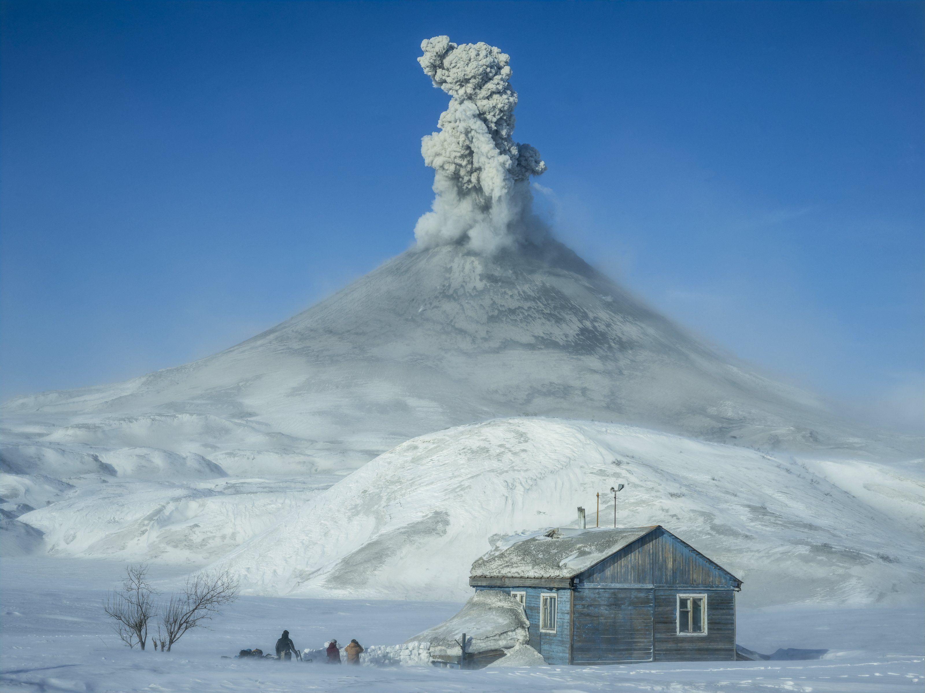 3200x2397 The Fourth Phase: Travis Rice's new snowboard film is a gorgeous
