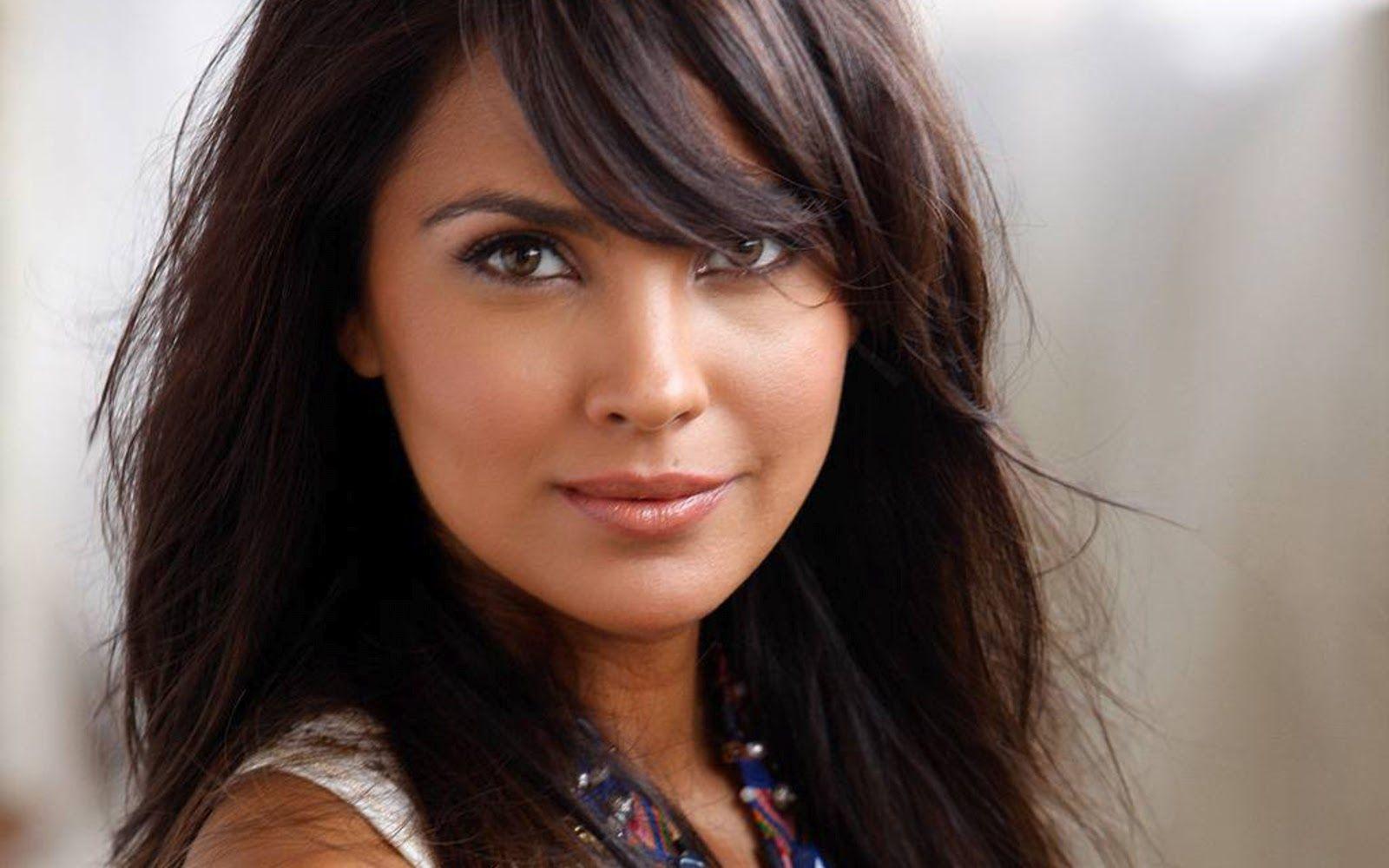 1600x1000 Bollywood Actress. HD. Wallpaper. Picture. Image: Lara