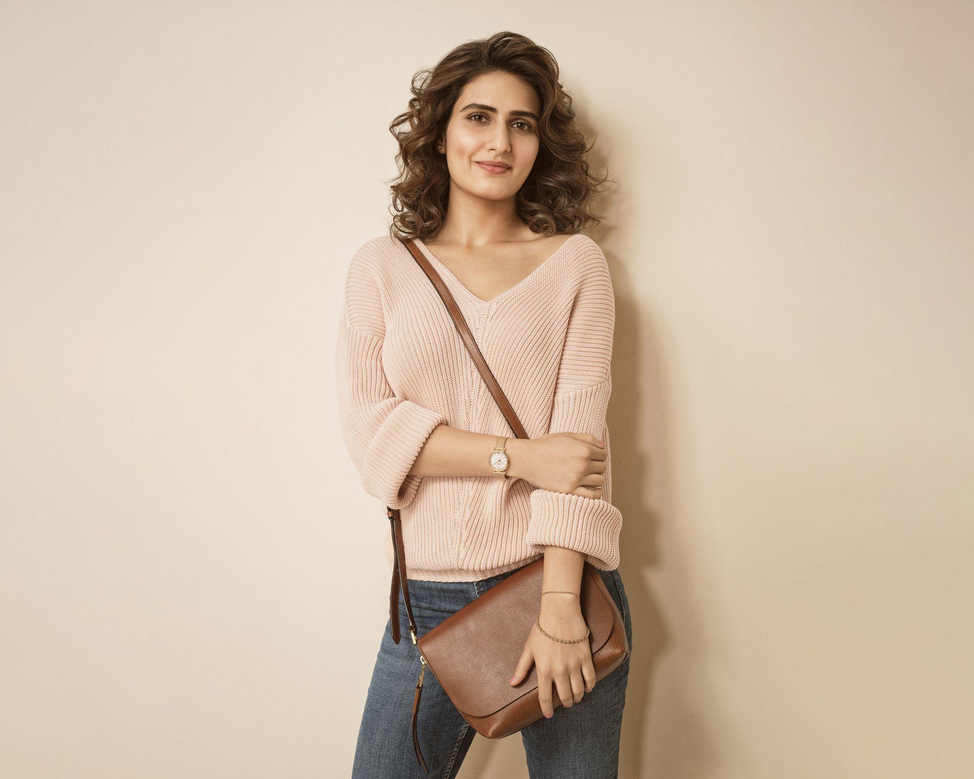 2000x1600 Fatima Sana Shaikh 2019 Wallpaper, HD Indian Celebrities 4K