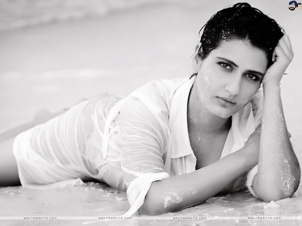 1024x768 Hot Bollywood Heroines & Actresses HD Wallpaper I Indian Models