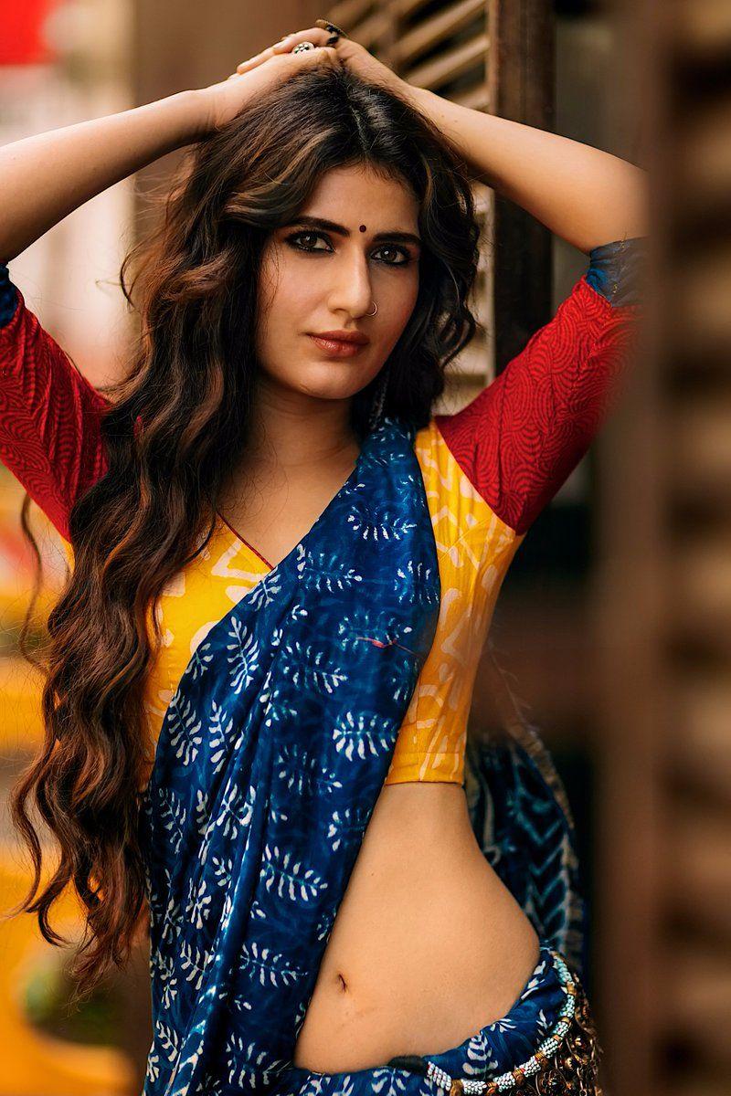 800x1200 Fatima Sana Shaikh Hot Navel In Short Clothes Picture