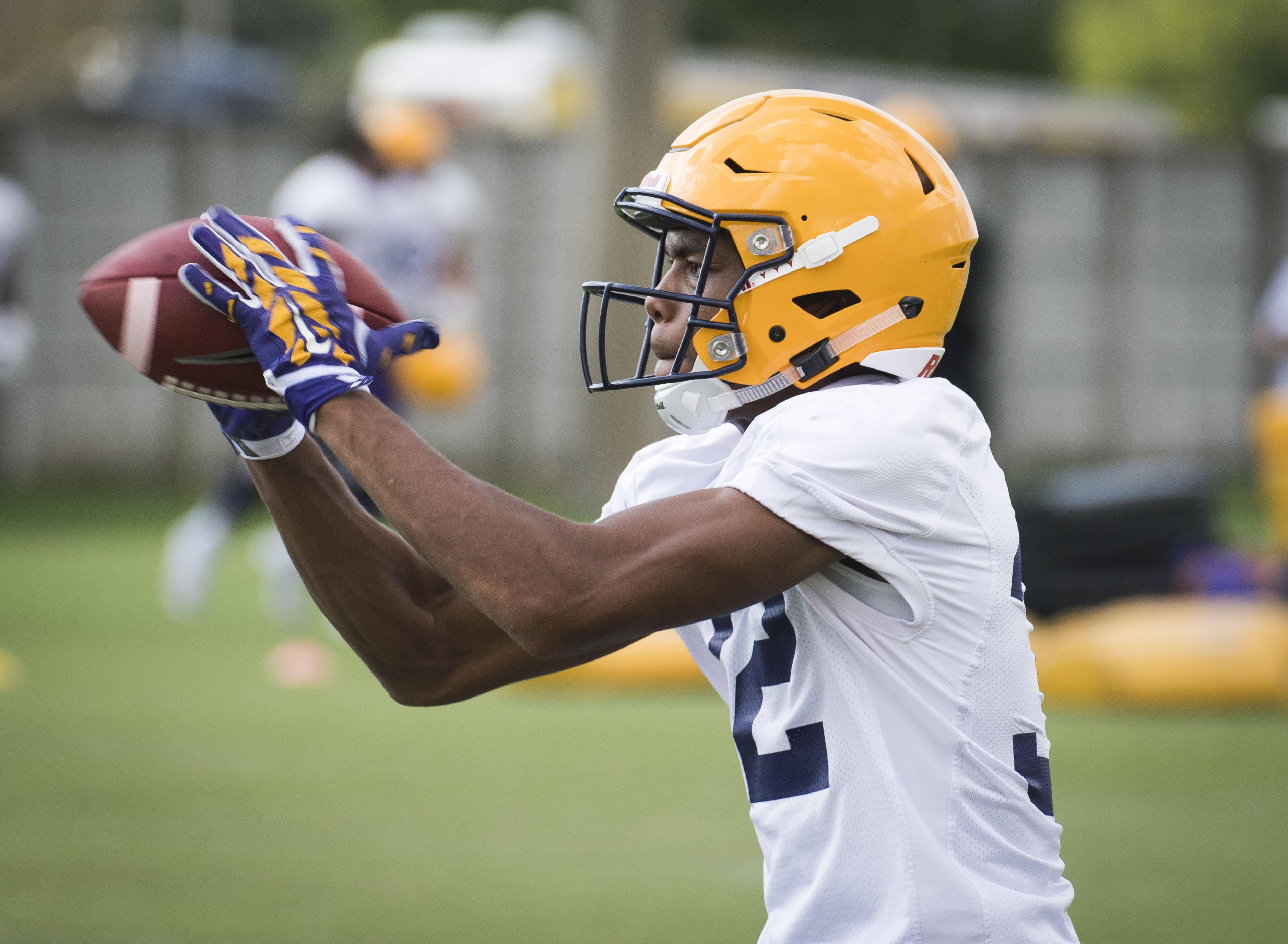 3755x2754 WR Justin Jefferson Joins Football Team