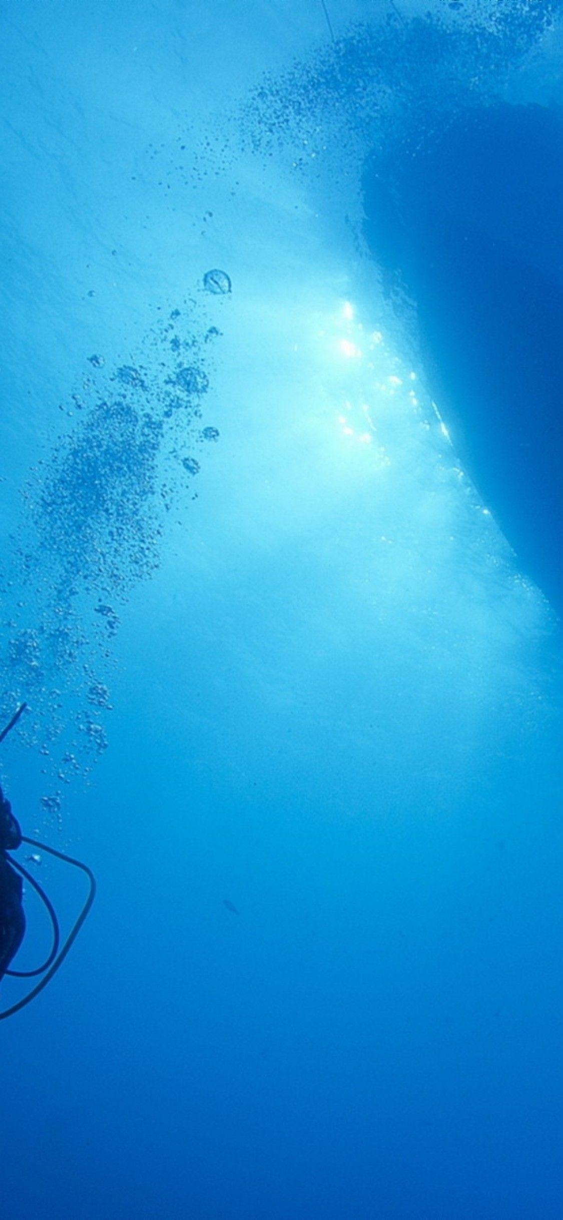 1125x2436 Download 1125x2436 Scuba Diver, Underwater, Boat Wallpaper