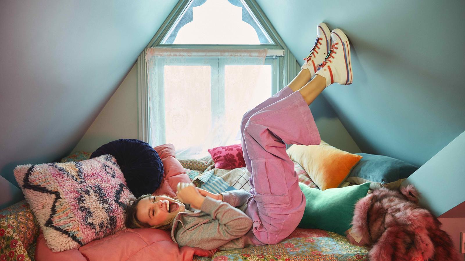 1600x900 Converse x Millie Bobby Brown Chuck Taylor Chuck 70