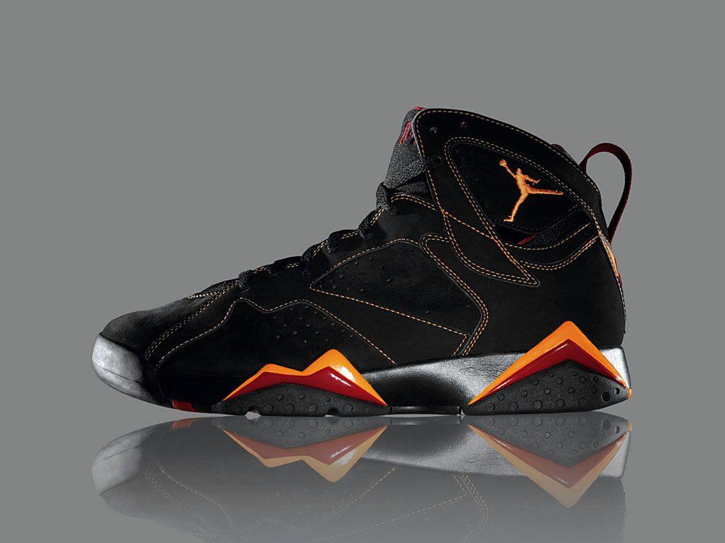 1024x768 Cool Shoes Wallpaper HD