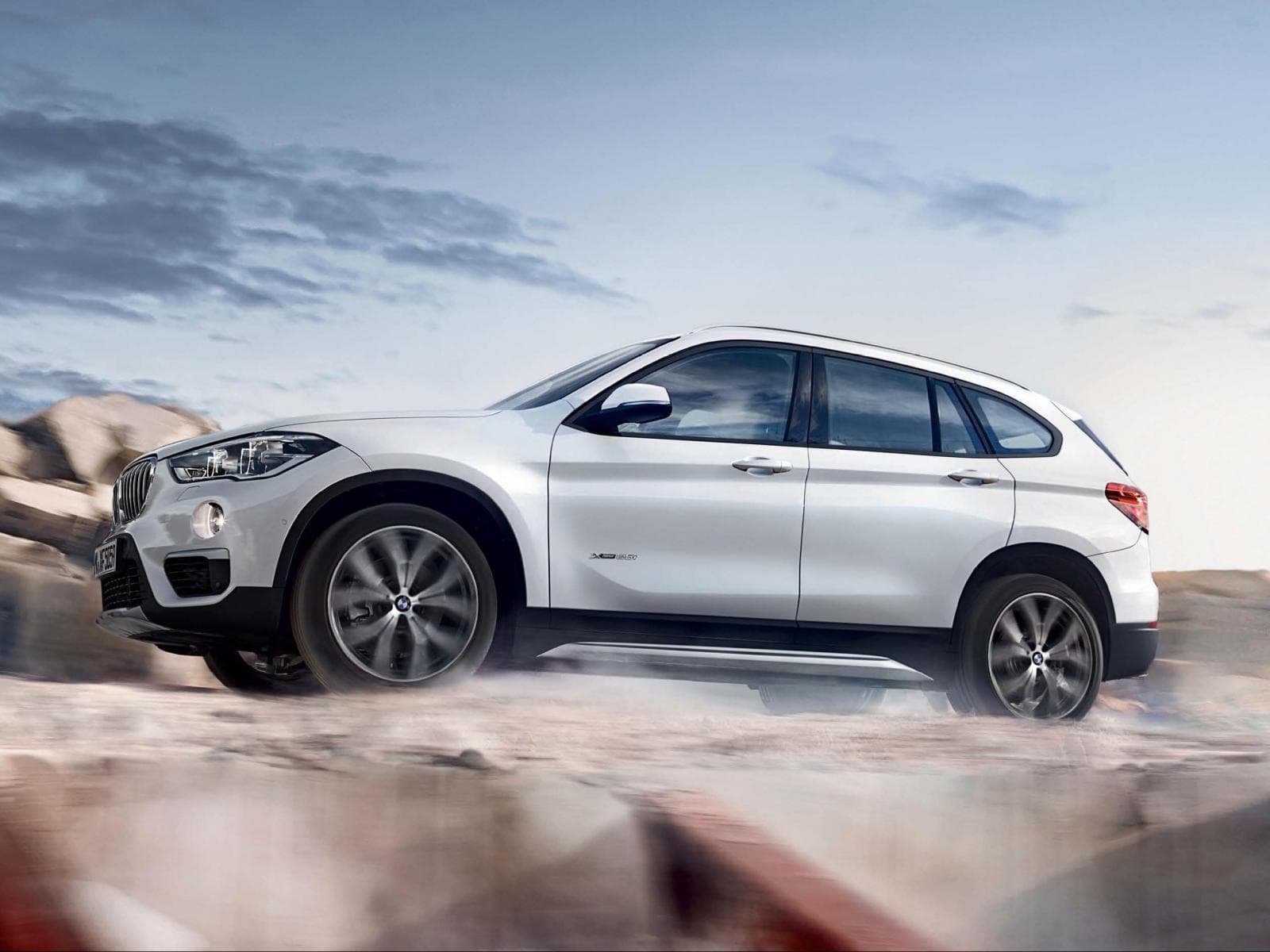 1600x1200 BMW X1 wallpaper, free download