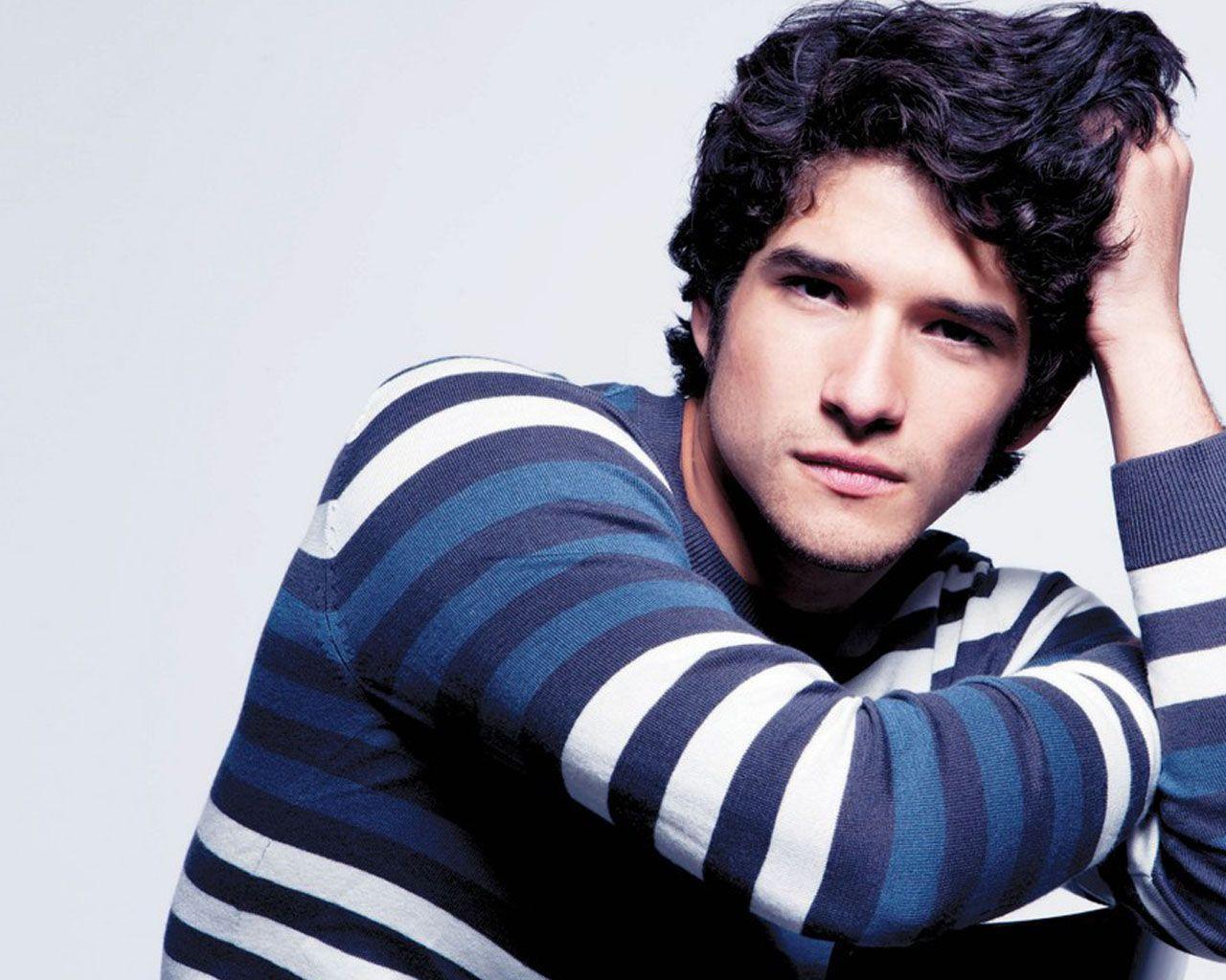 1280x1024 Tyler Posey Wallpaper