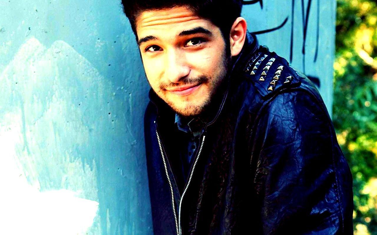 1280x800 Tyler Posey Wallpaper