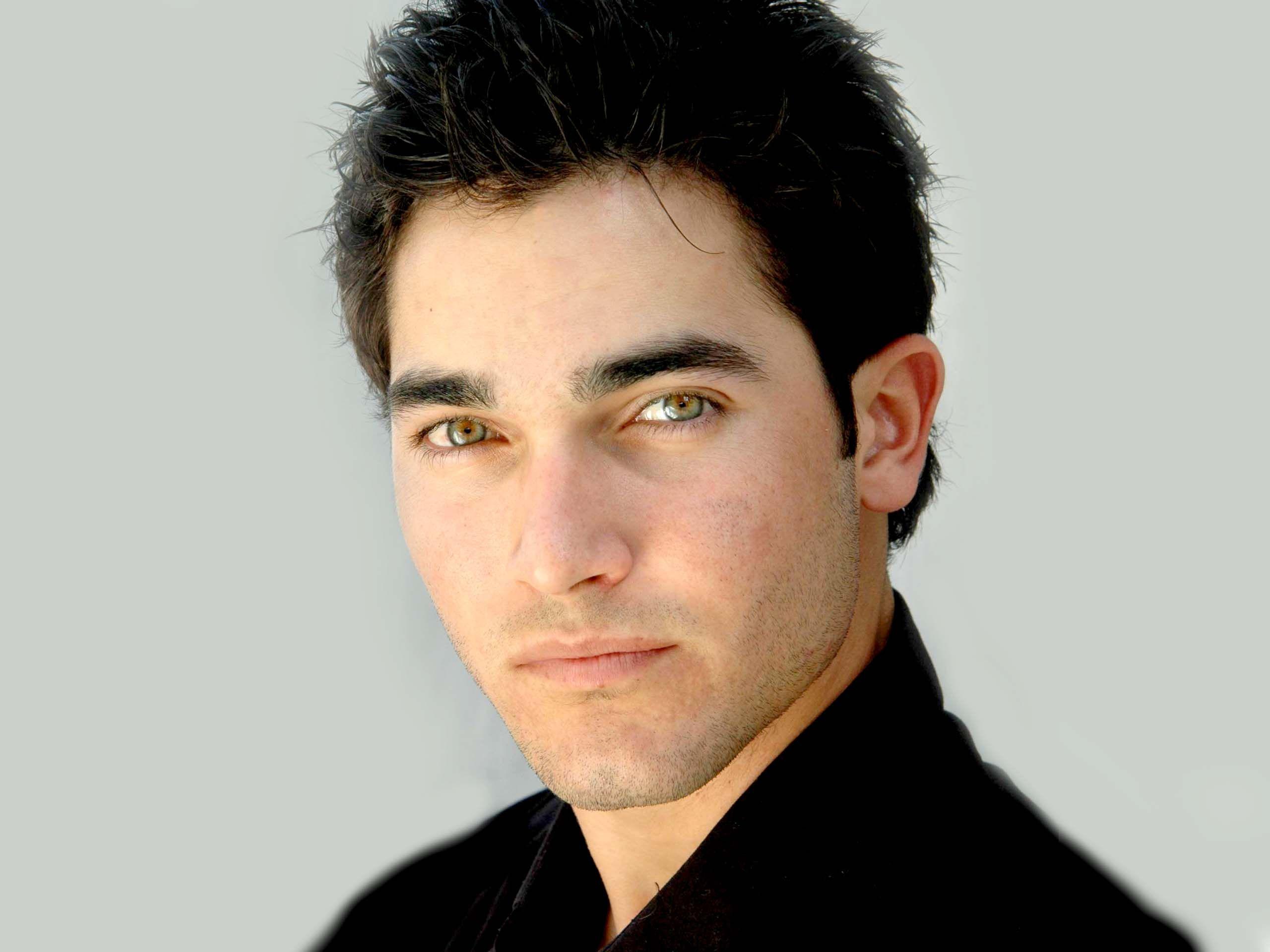 2560x1920 Tyler Hoechlin 41342 2560x1920px
