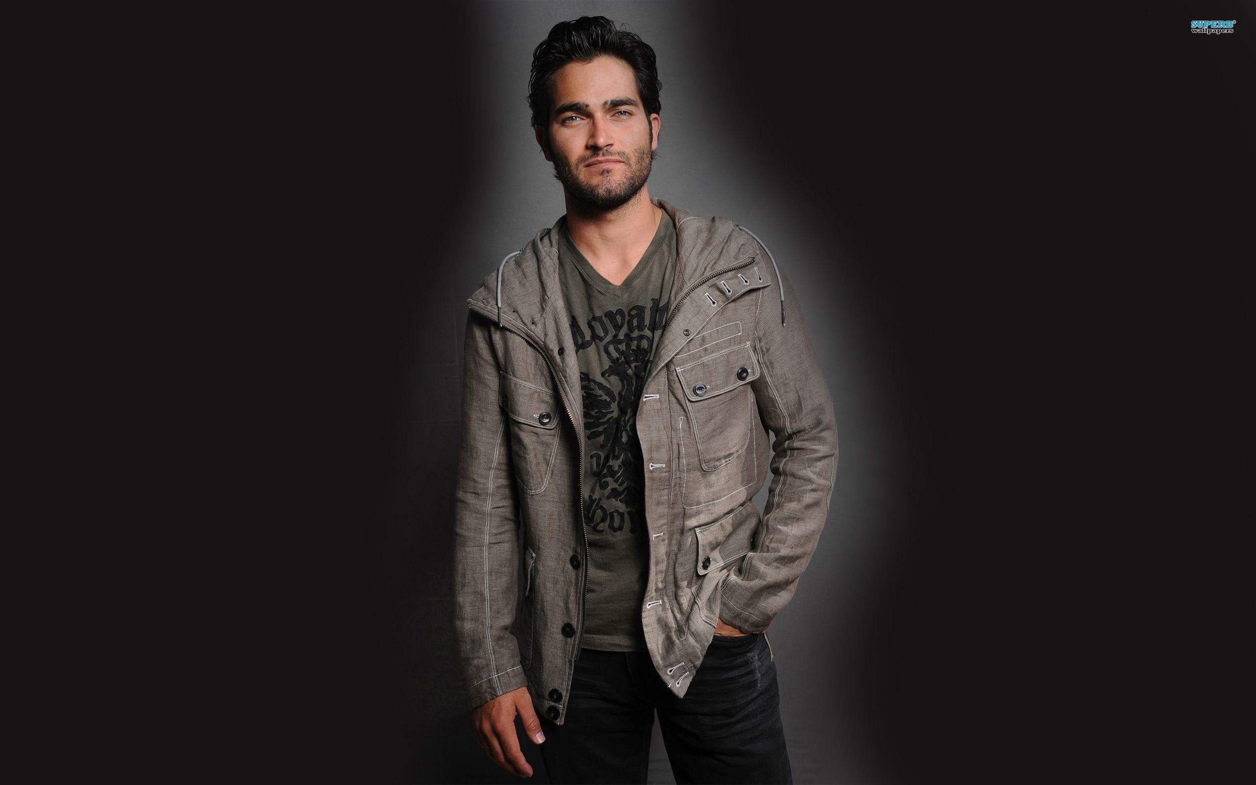 2560x1600 Tyler Hoechlin Wallpaper