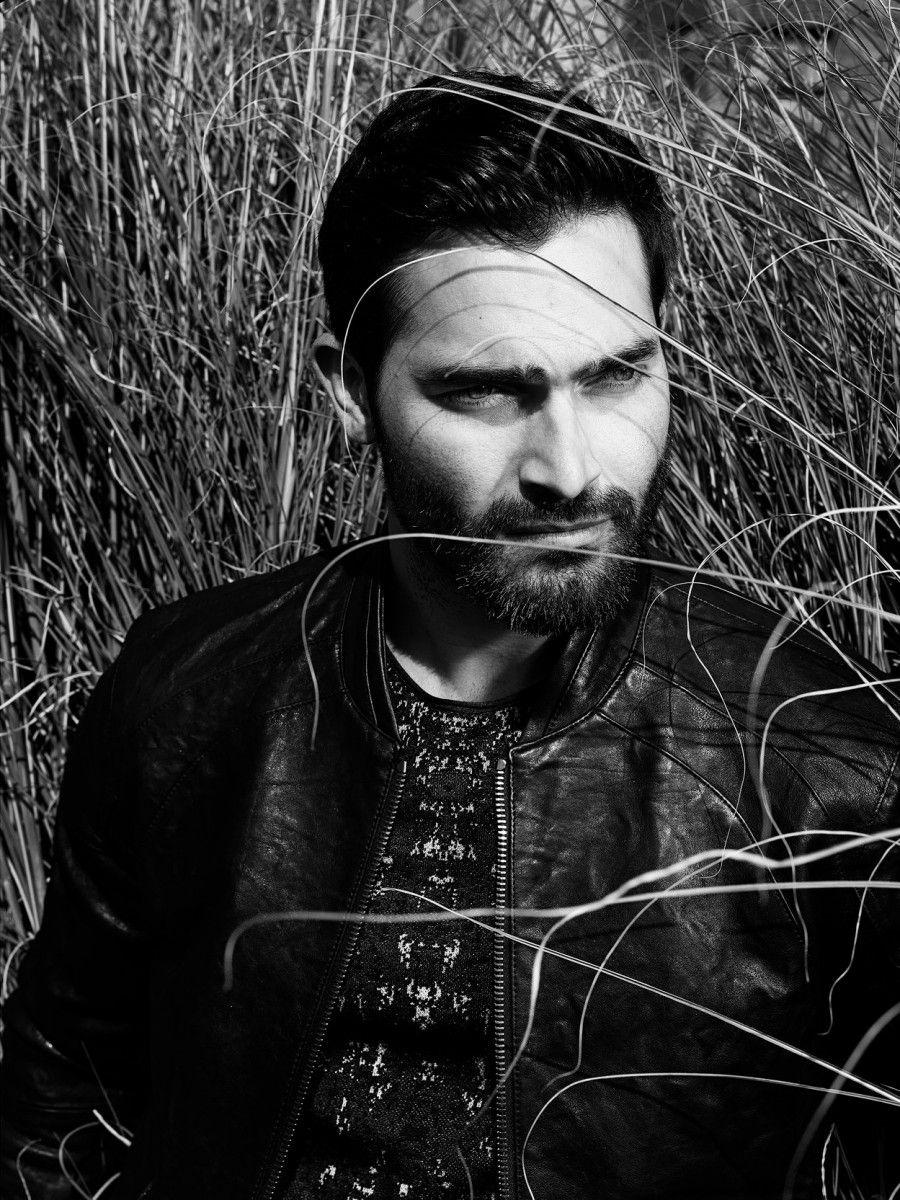 900x1200 Tyler Hoechlin wallpaper