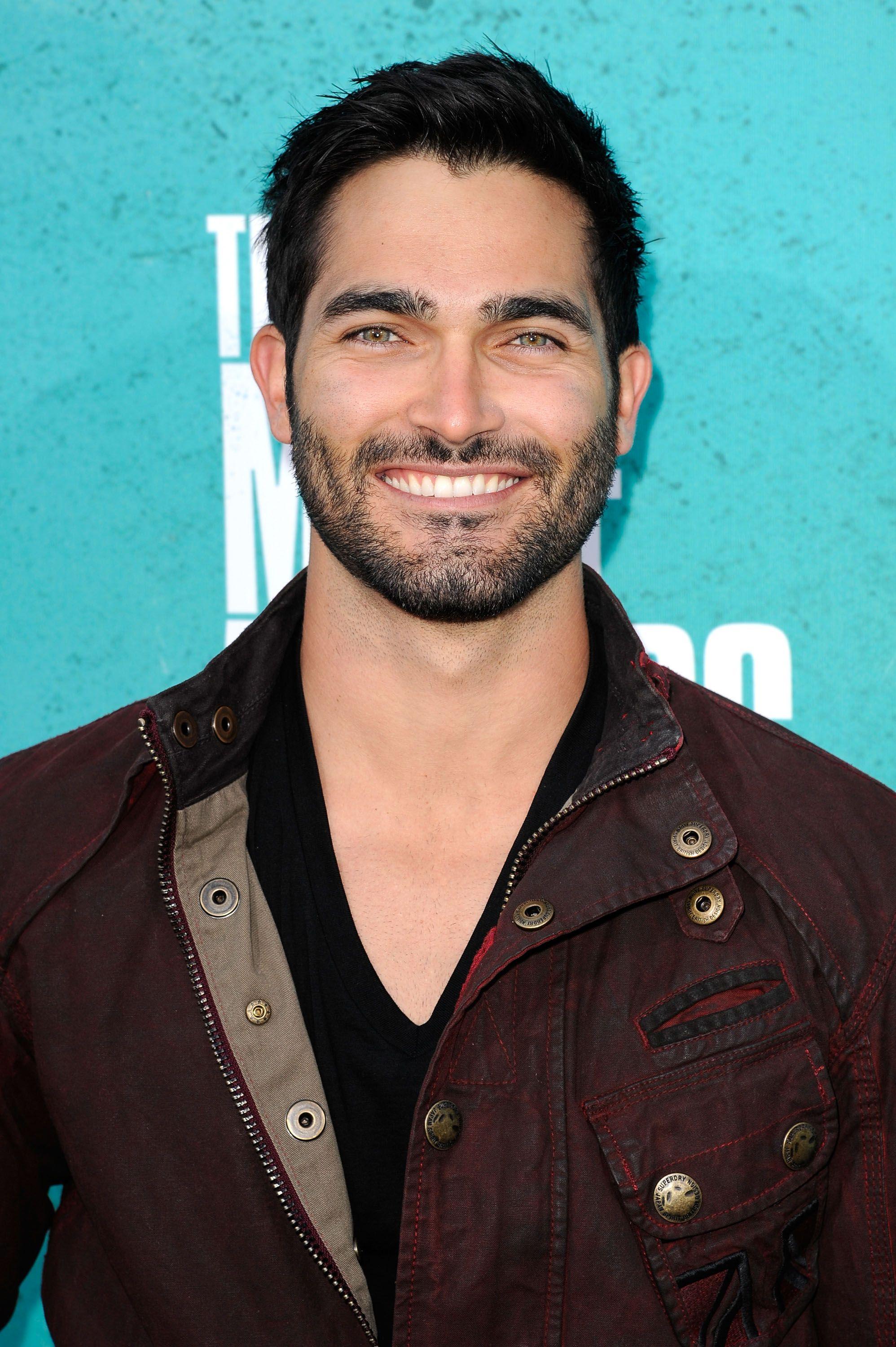 He looks hot. Тайлер Хэклин. Тайлер Хехлин. Актёр Тайлер Хэклин. Tyler Hoechlin Волчонок.