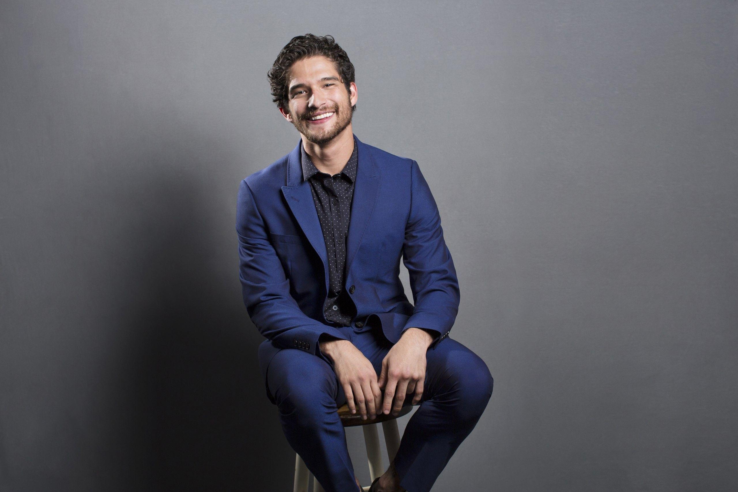 2560x1706 Tyler Posey HD Background