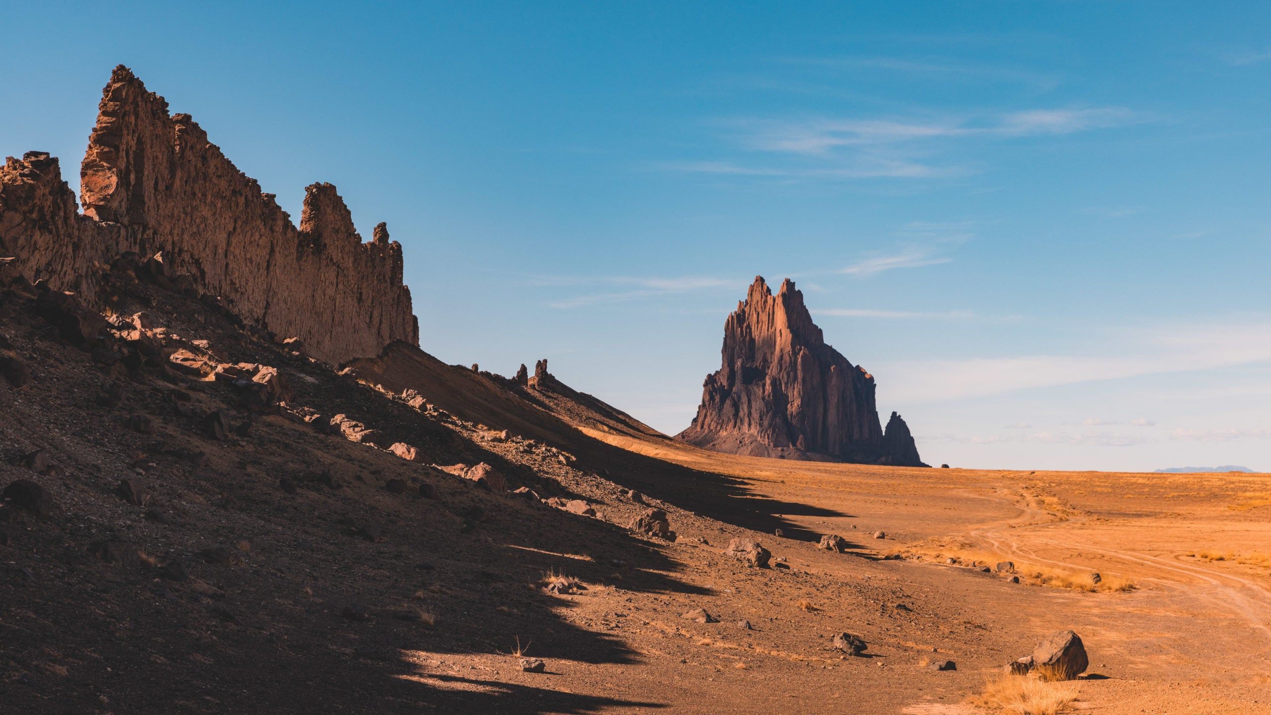 2560x1440 Visiting Shiprock in New Mexico (Photos)