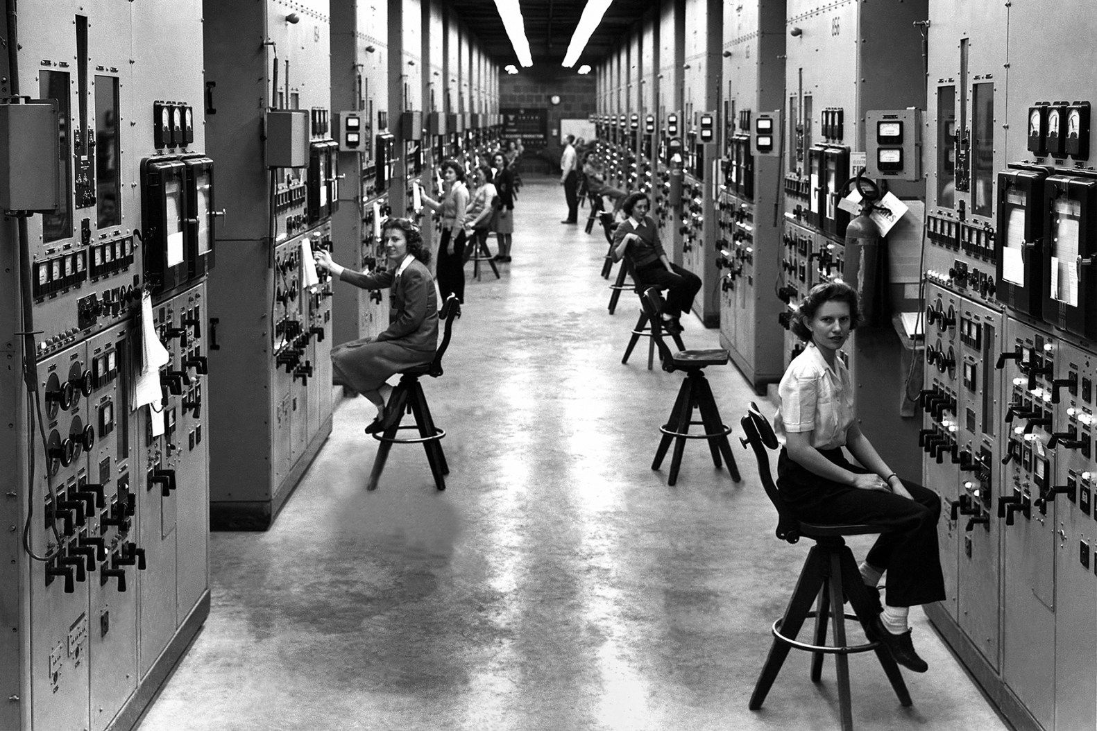 1581x1054 The Young Women Who Unknowingly Helped Create the Atomic Bomb