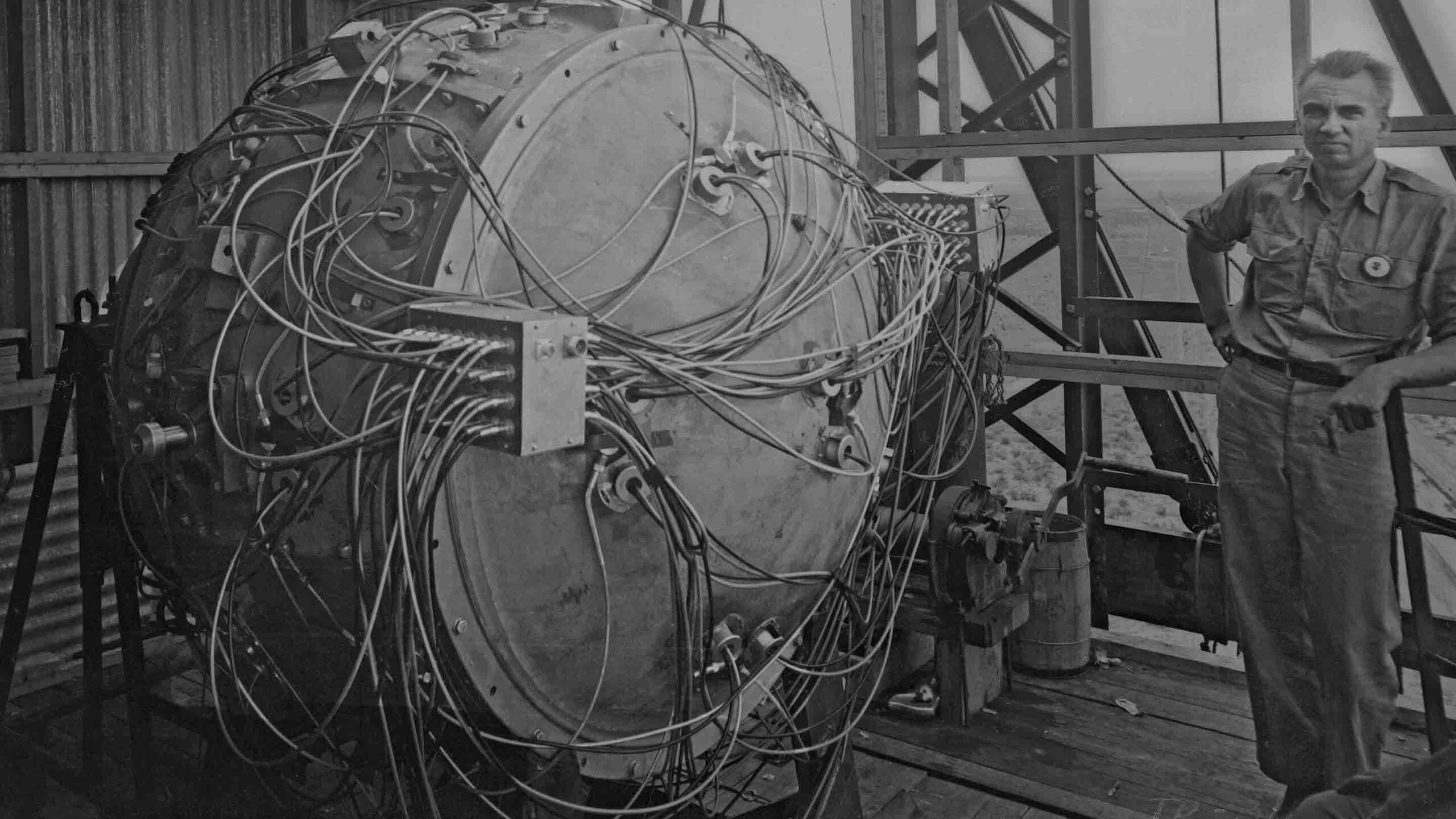 2560x1440 WW2 Pod Ep 901: Hiroshima: The Manhattan Project