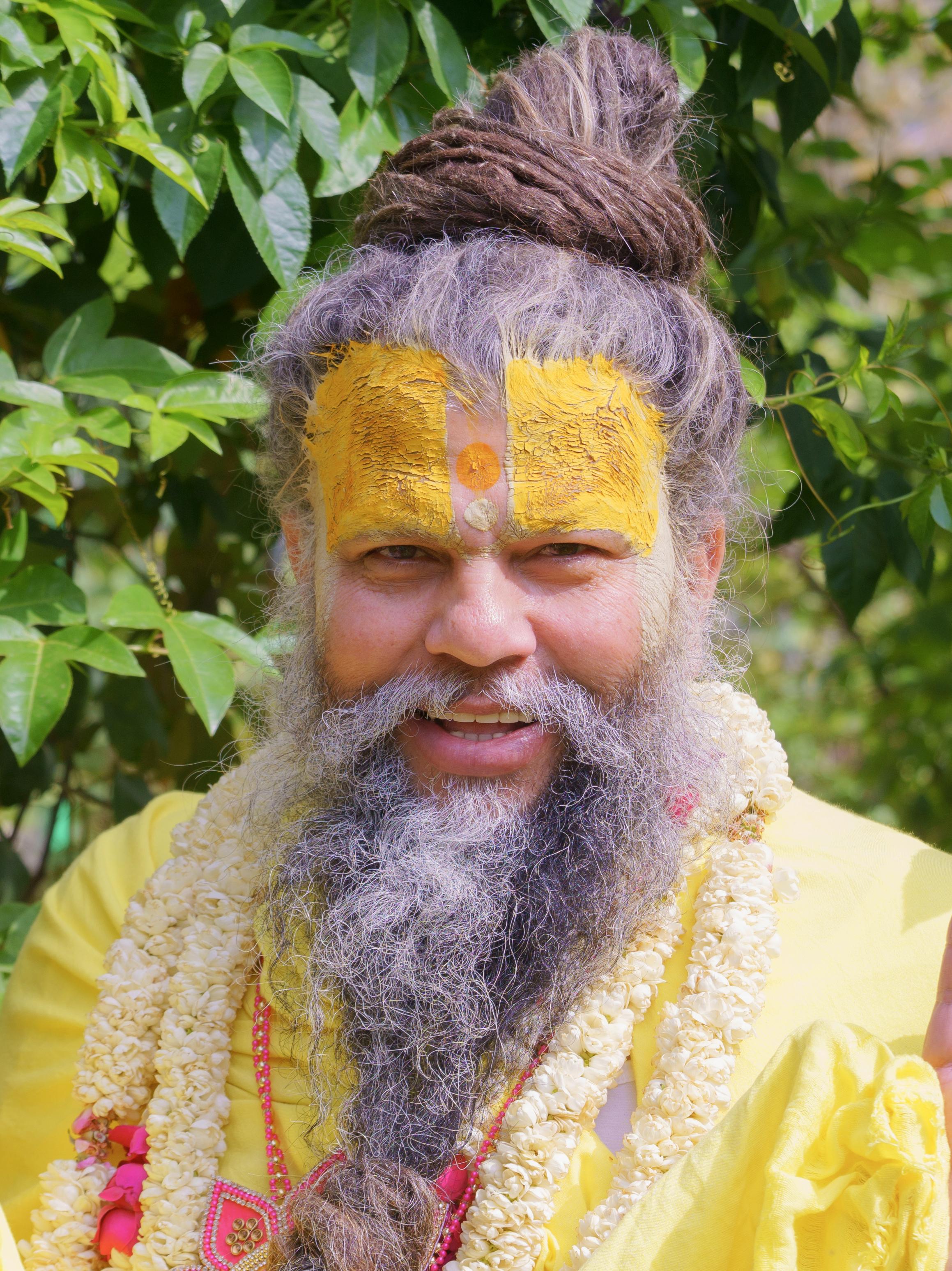 2318x3092 Shi Premanand Ji Maharaj (4K UHD)