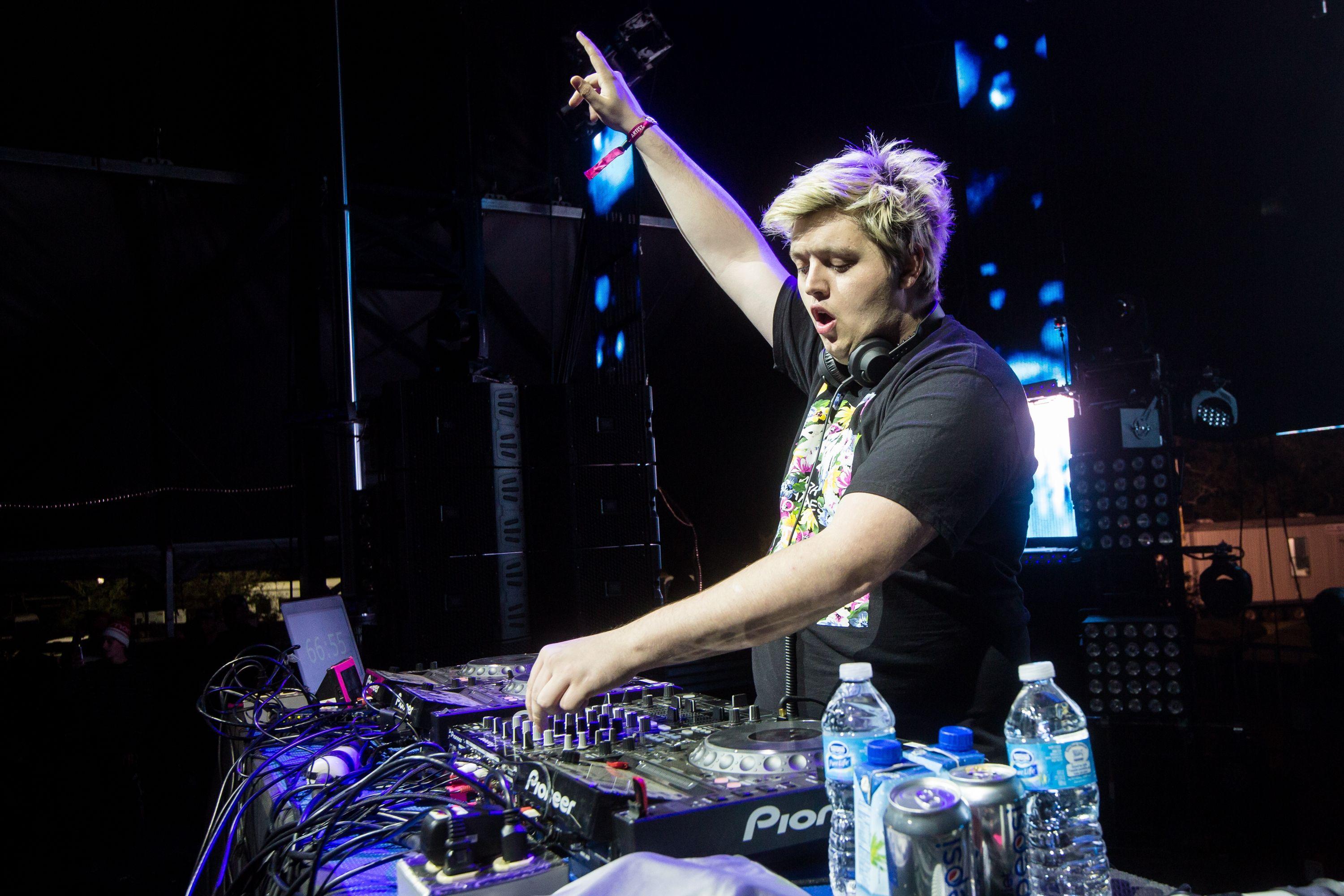 3000x2000 Flux Pavilion Wallpaper Image Photo Picture Background