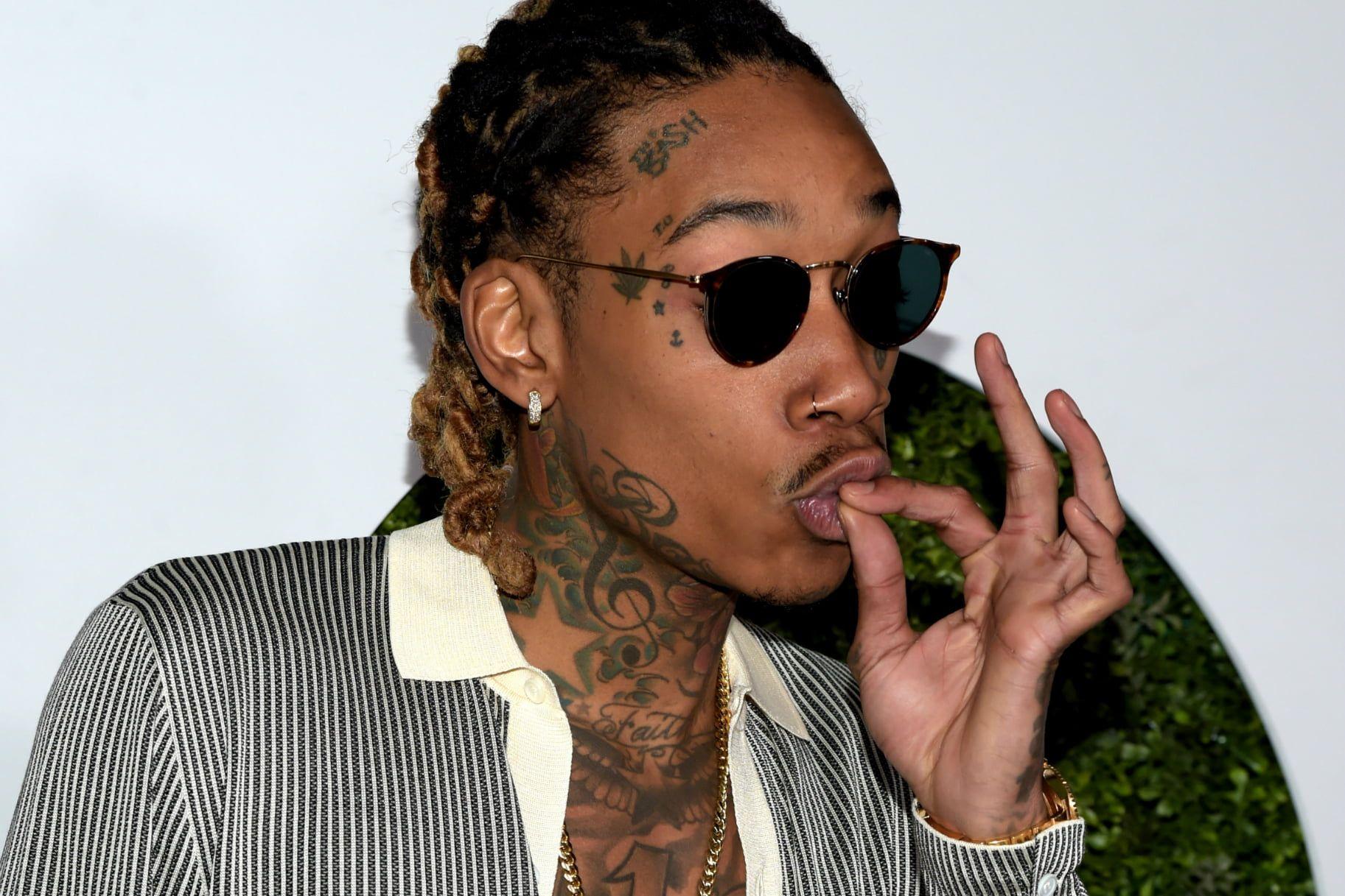 1825x1217 Wiz Khalifa wearing black sunglasses and white and black stripe dress shirt HD wallpaper