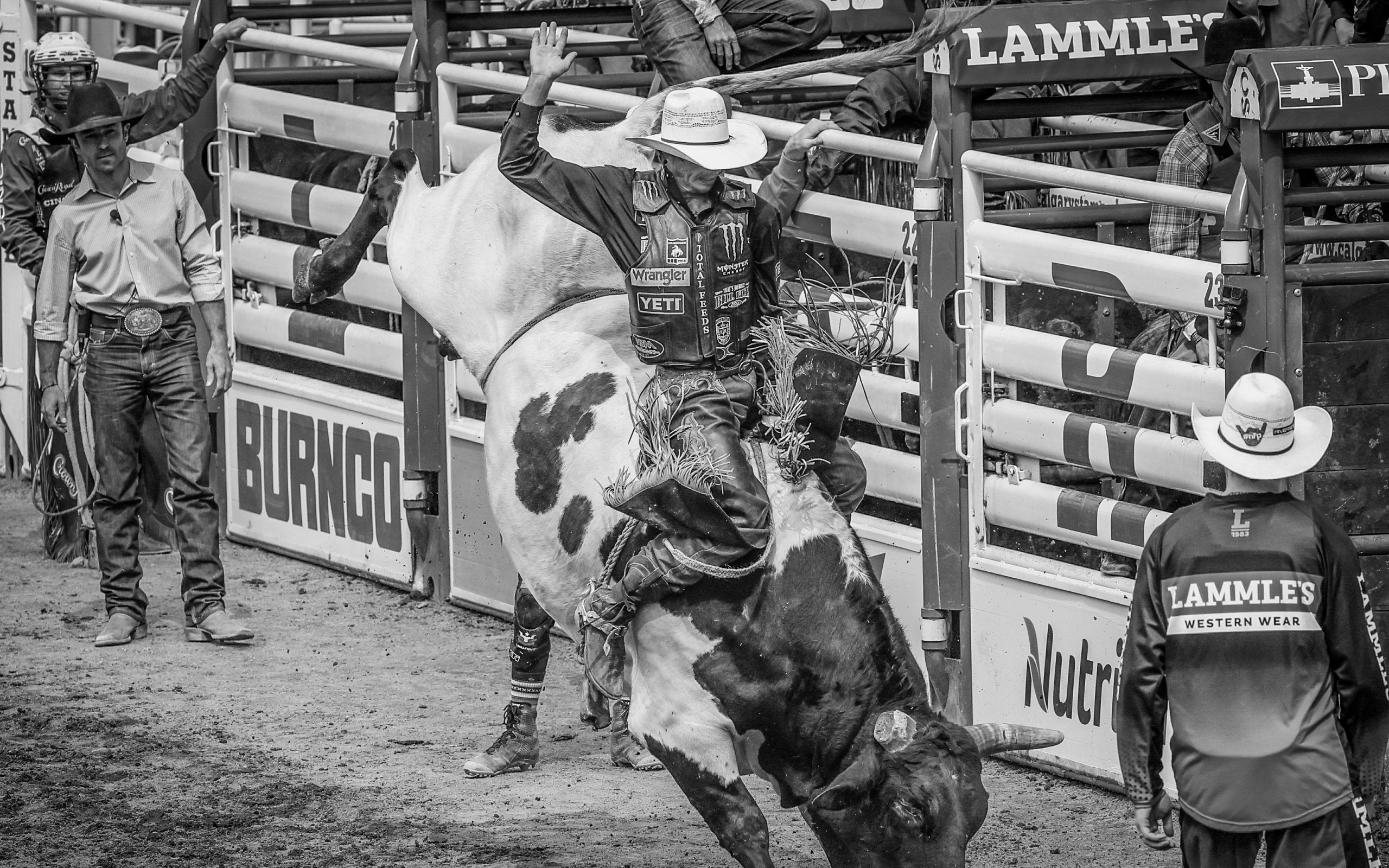 2560x1600 J.B. Mauney cover story and Indians Magazine