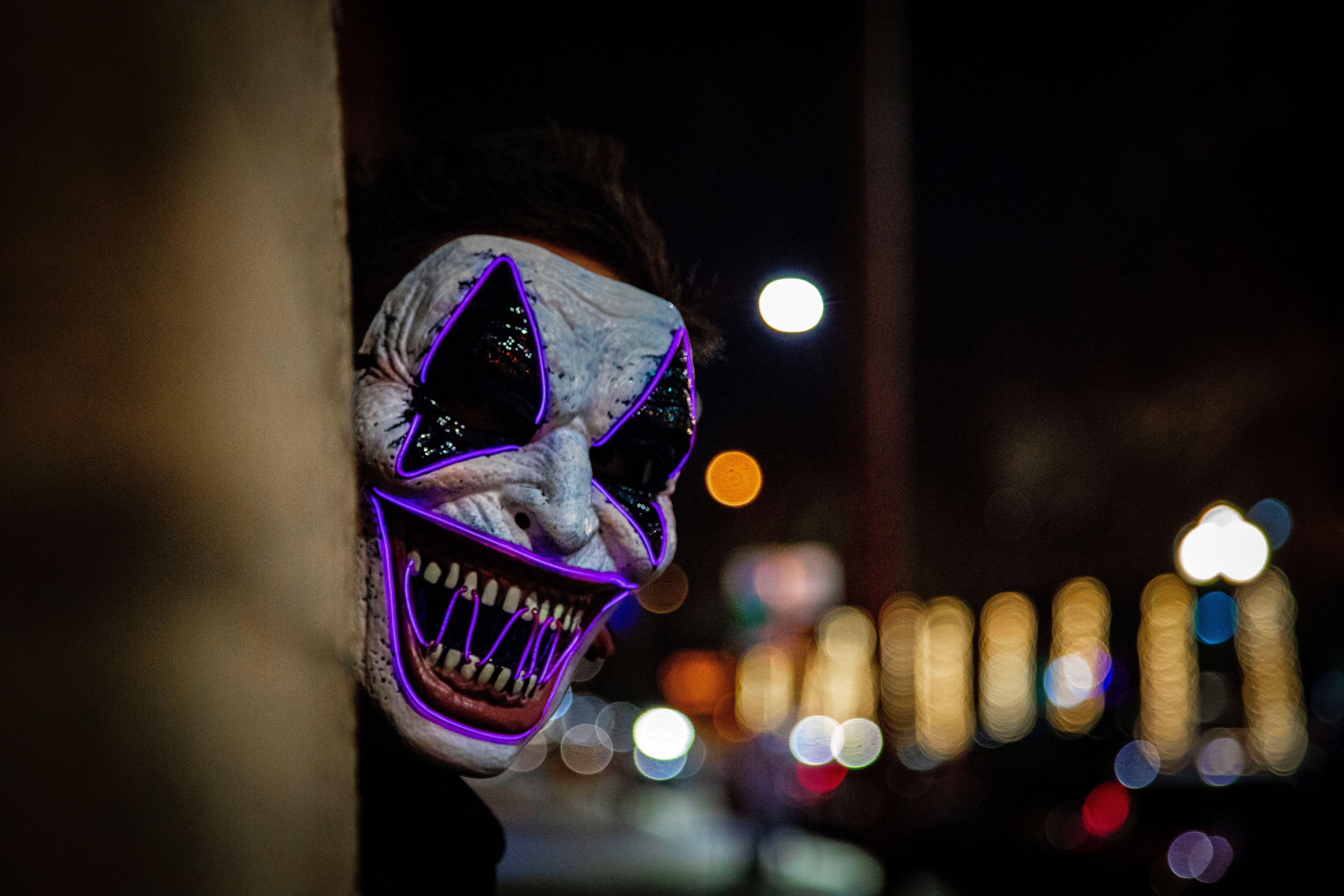 6240x4160 Neon Mask Picture. Download Free Image