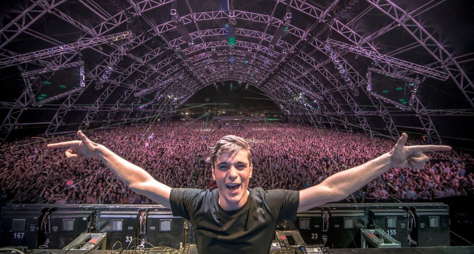 1600x856 Men's Black Cap Sleeved Crew Neck Shirt, Martin Garrix HD