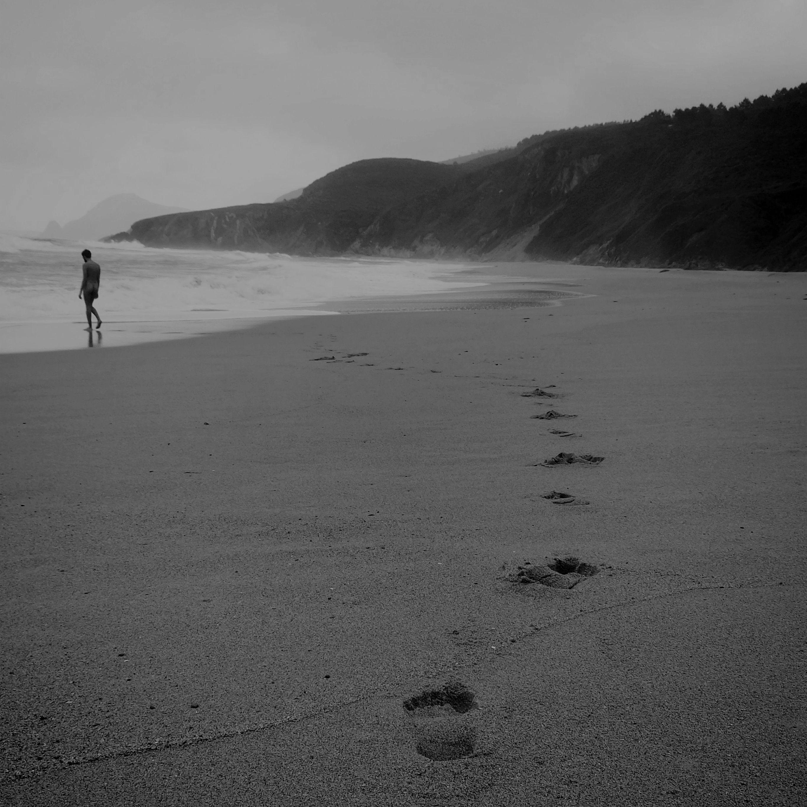 2732x2732 Naked Walk Sea Beach Nature Pure Dark Bw Wallpaper