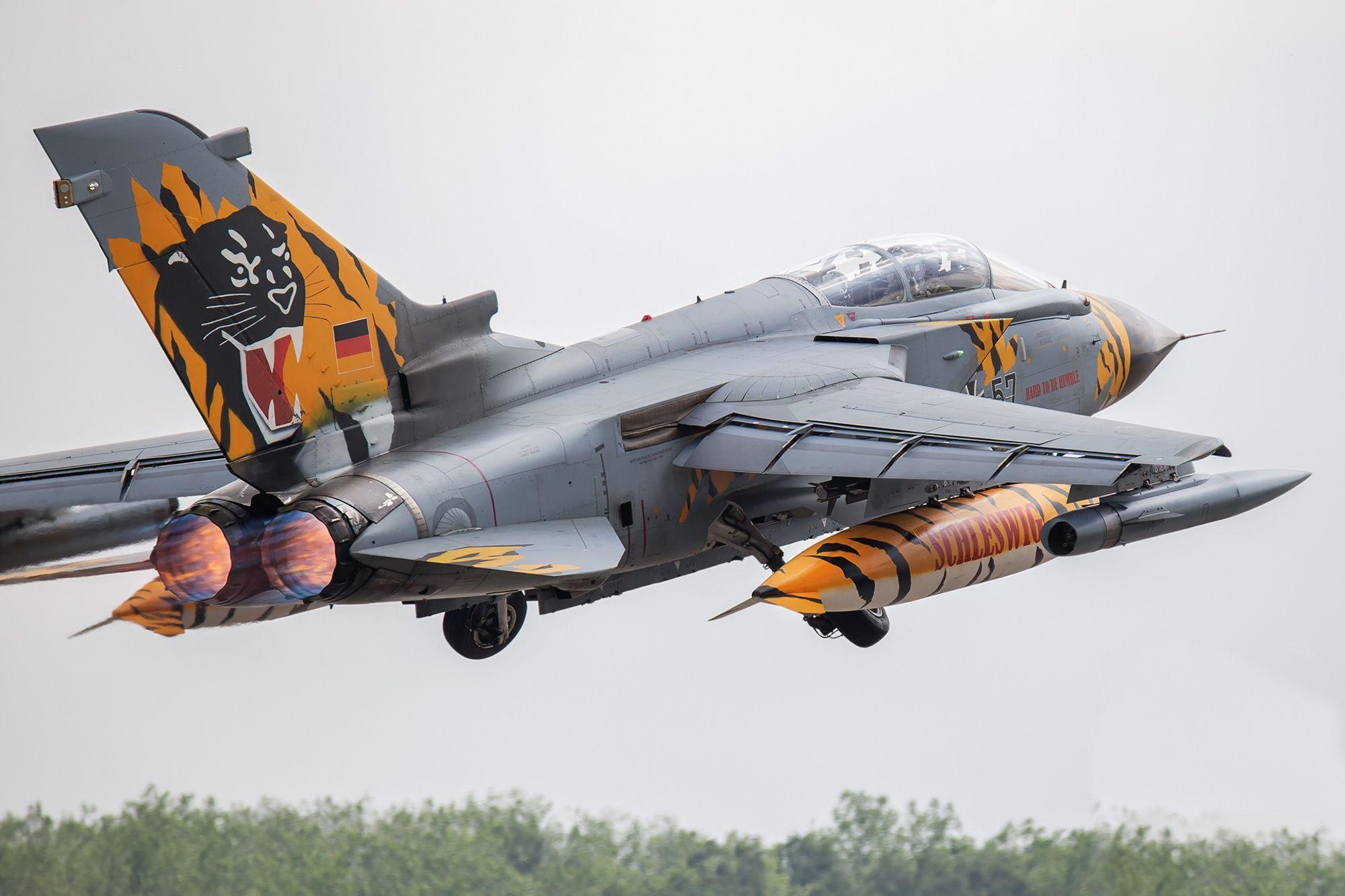 2000x1333 Military Panavia Tornado Jet Fighters Jet Fighter Aircraft
