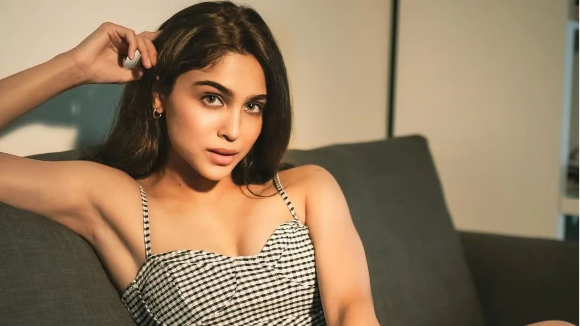1920x1080 Munjya Actress Sharvari Tops IMDb's Popular Indian Celebrities List